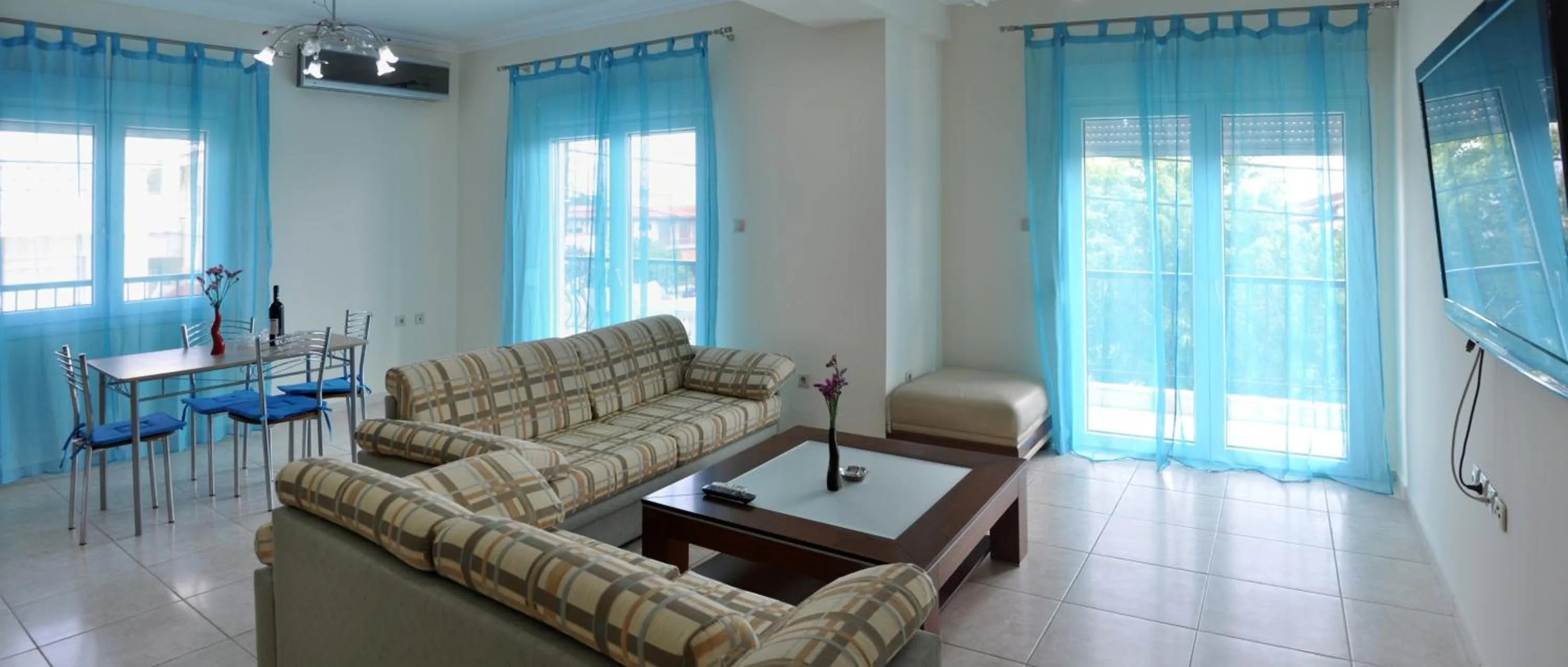 Living room in Kokkos Brothers