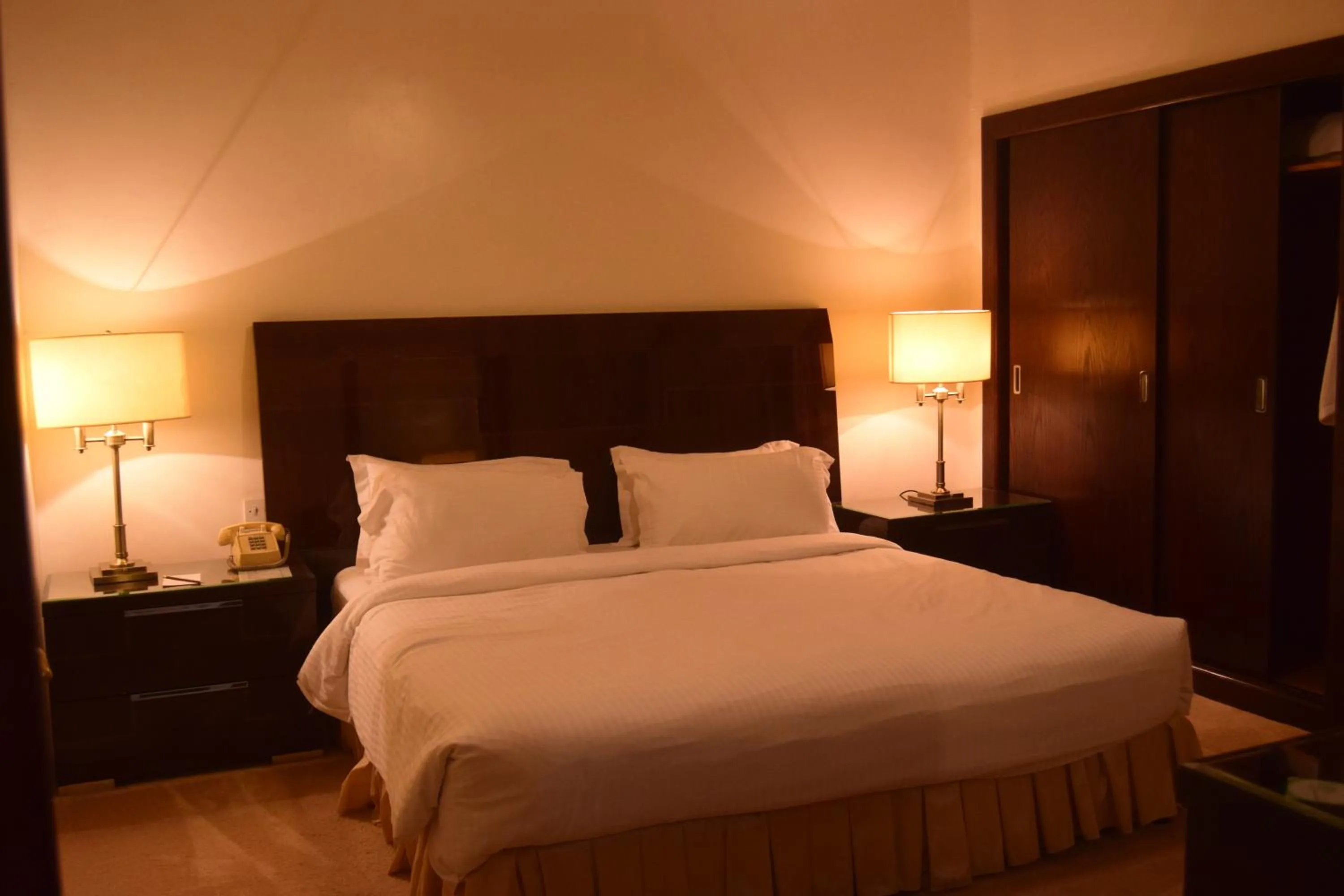 Bed in Al Gosaibi Hotel - Villa