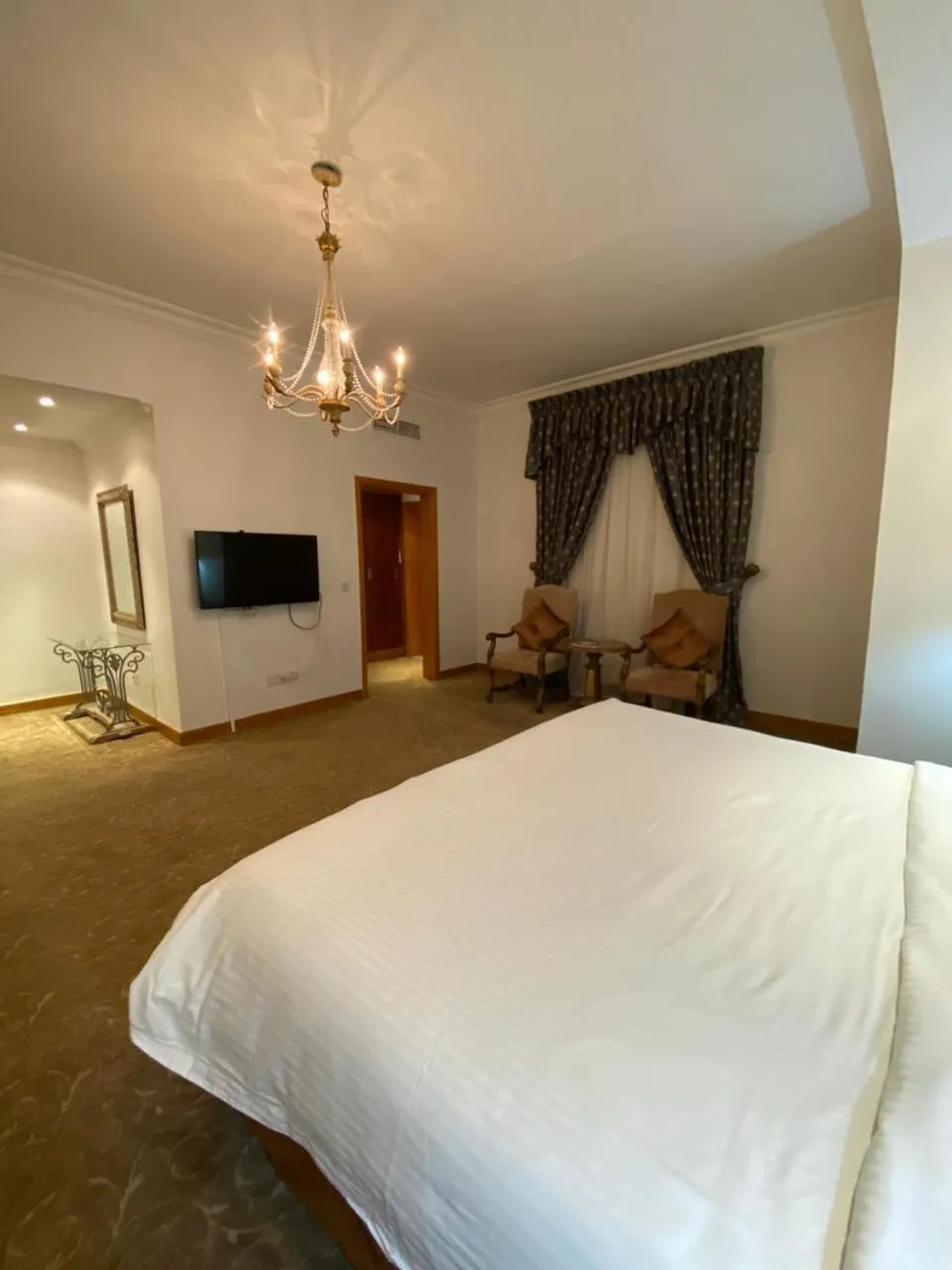 Bed in Al Gosaibi Hotel - Villa