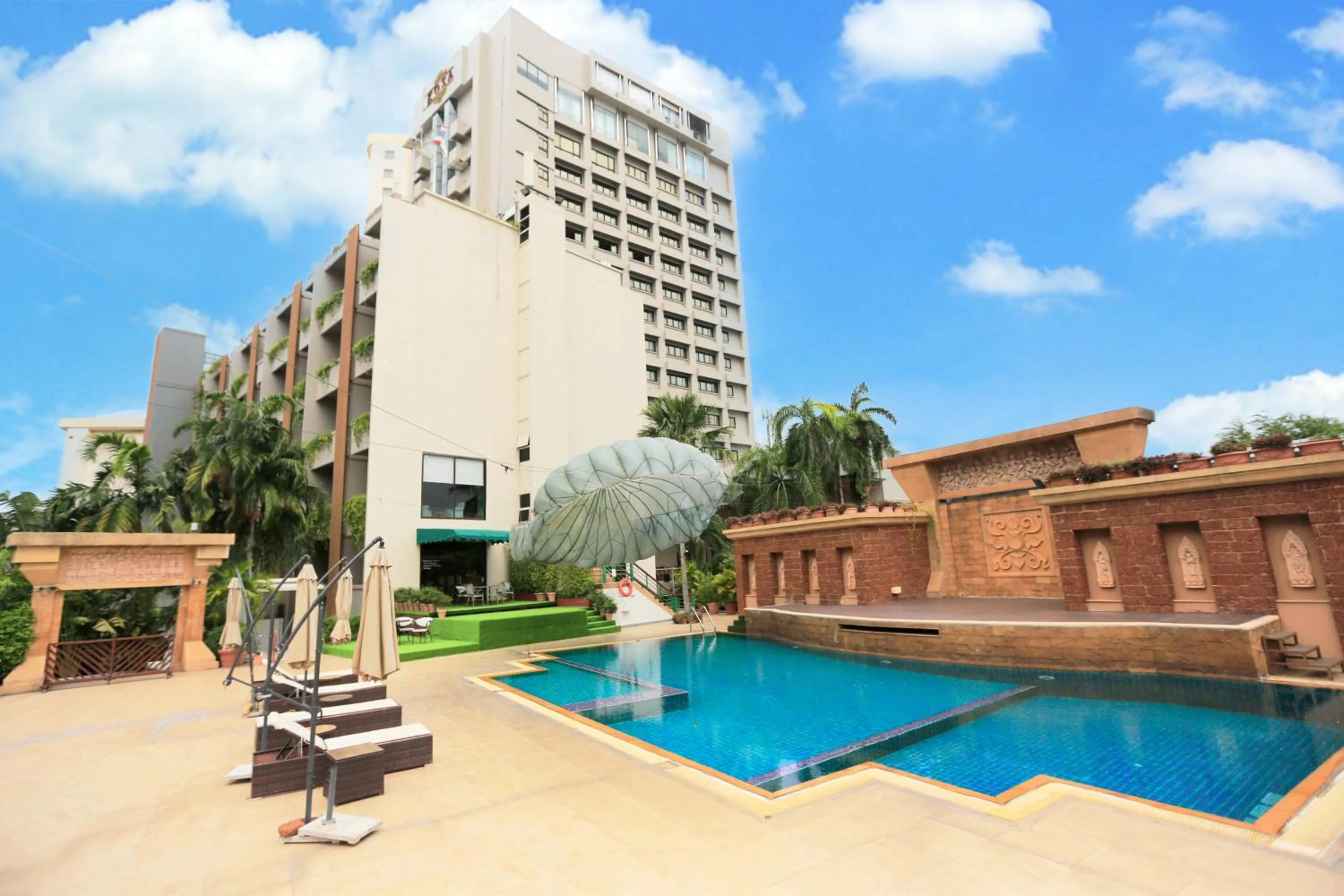Swimming pool in Kosa Hotel & Wellness Center