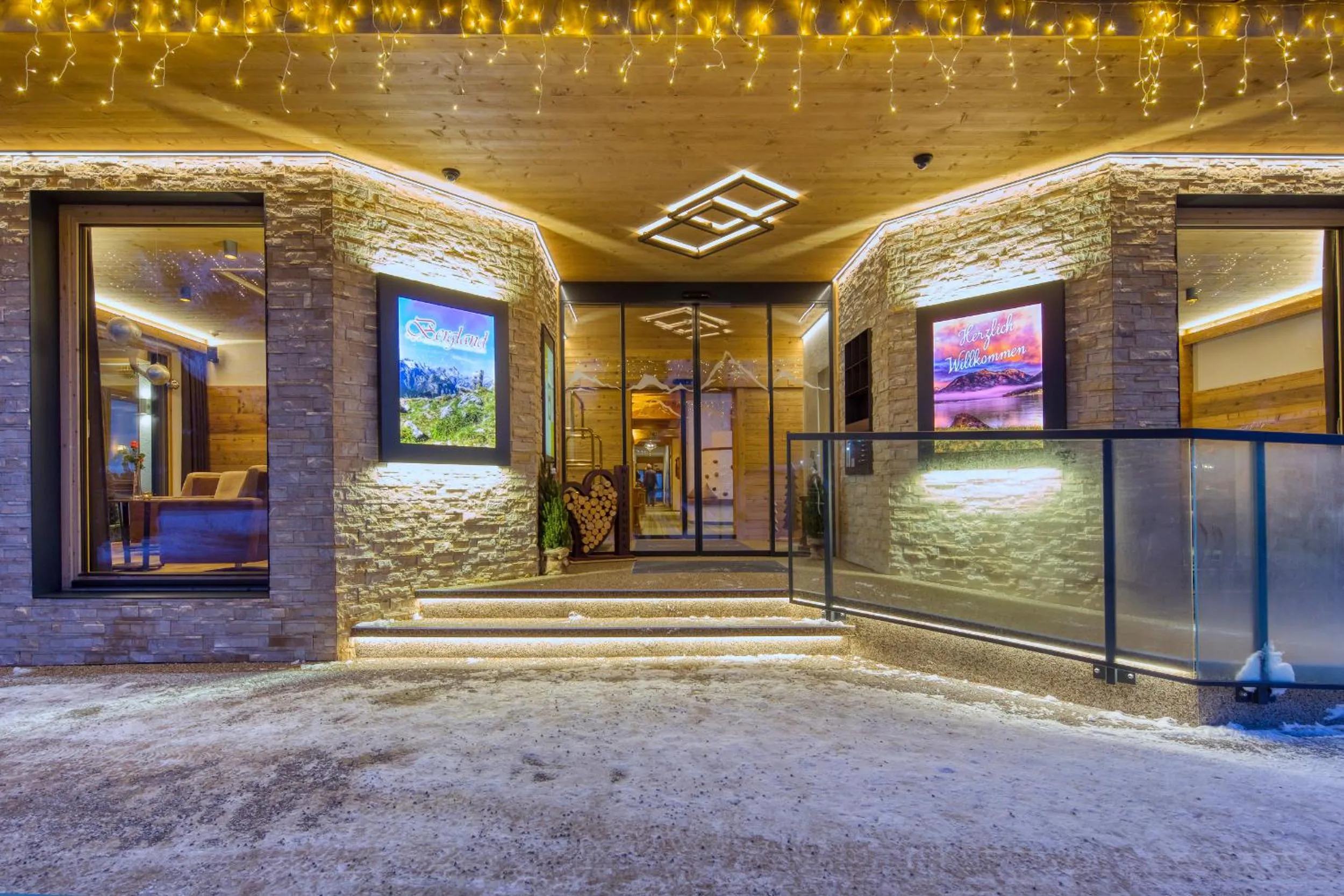 Facade/entrance in Hotel Bergland