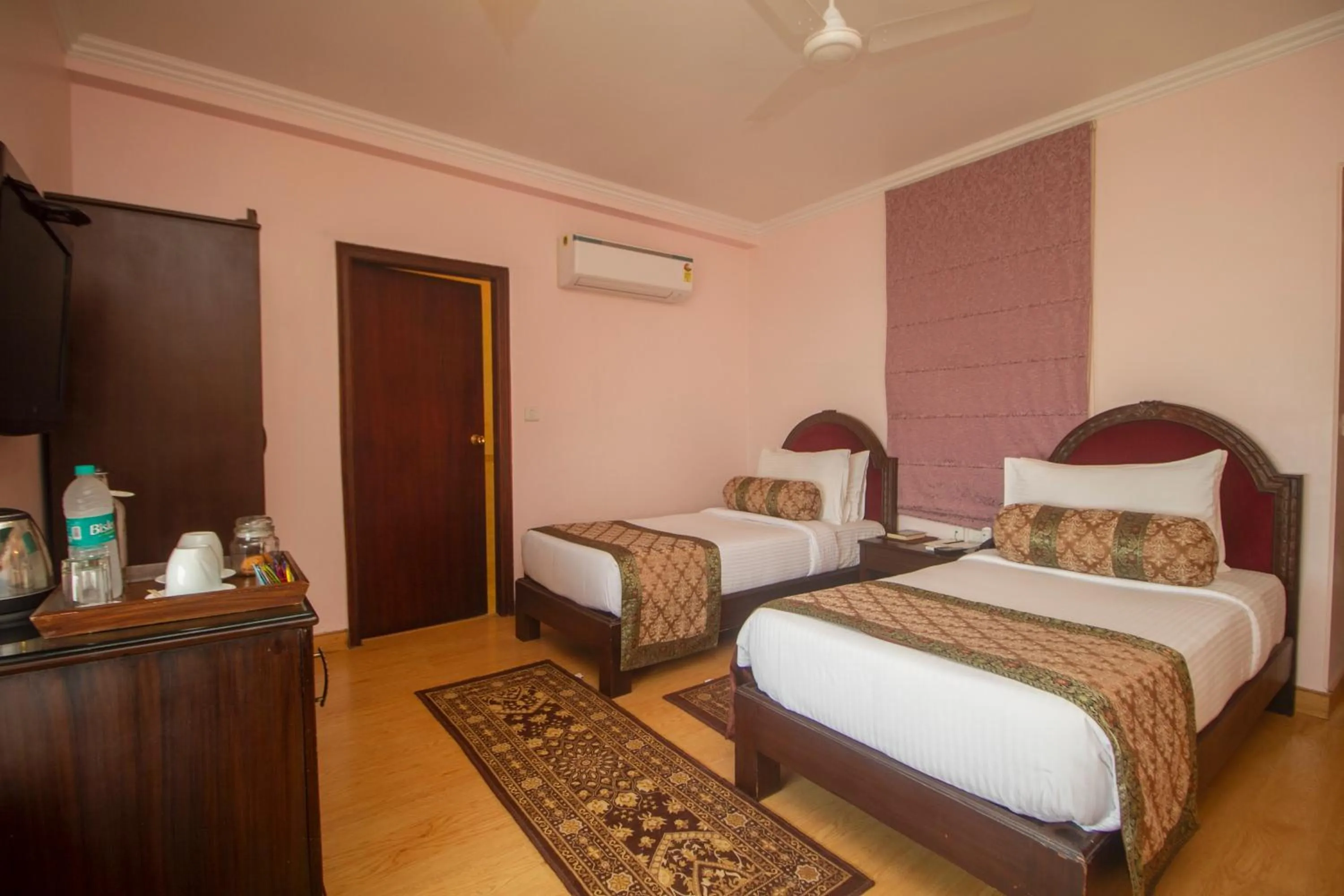 Bedroom, Bed in Amritara Suryauday Haveli