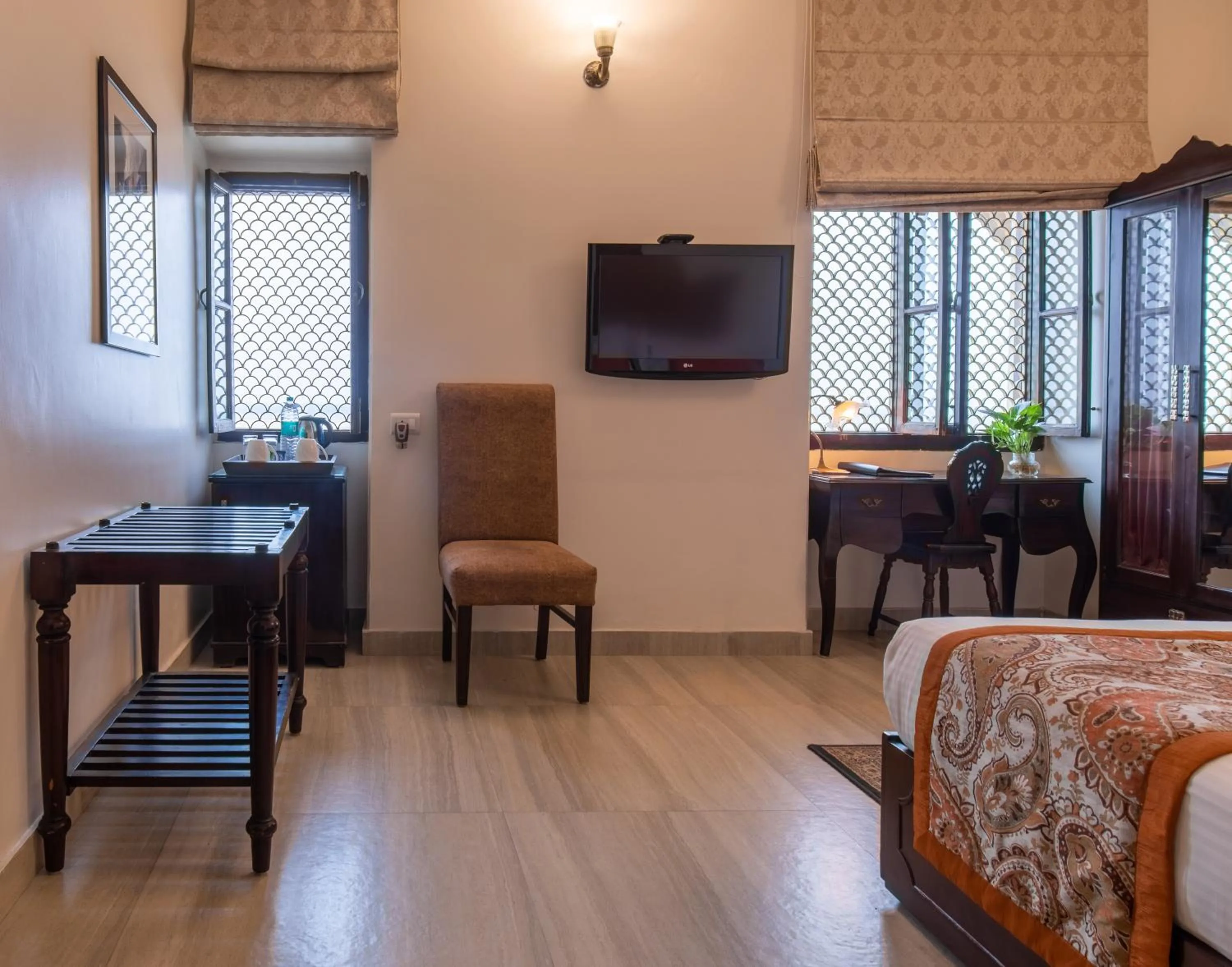 TV and multimedia, Bed in Amritara Suryauday Haveli