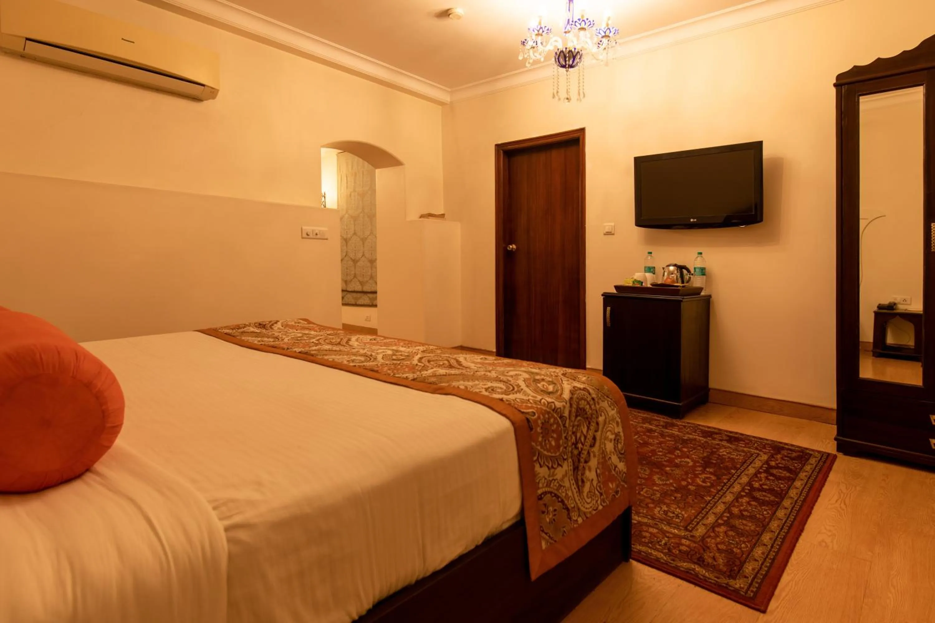 Bed in Amritara Suryauday Haveli