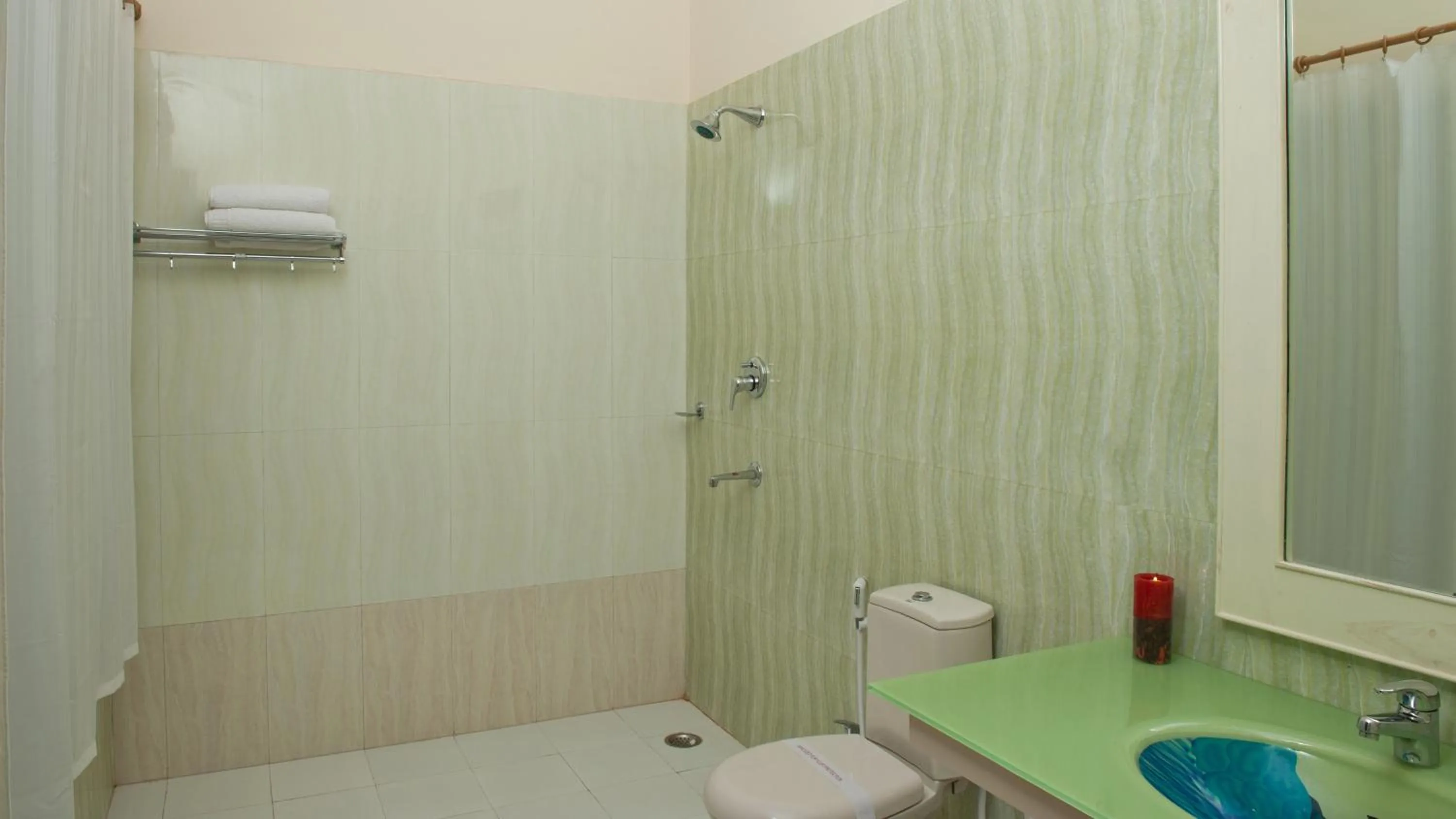 Bathroom in Aaram Baagh Pushkar by Pachar Group