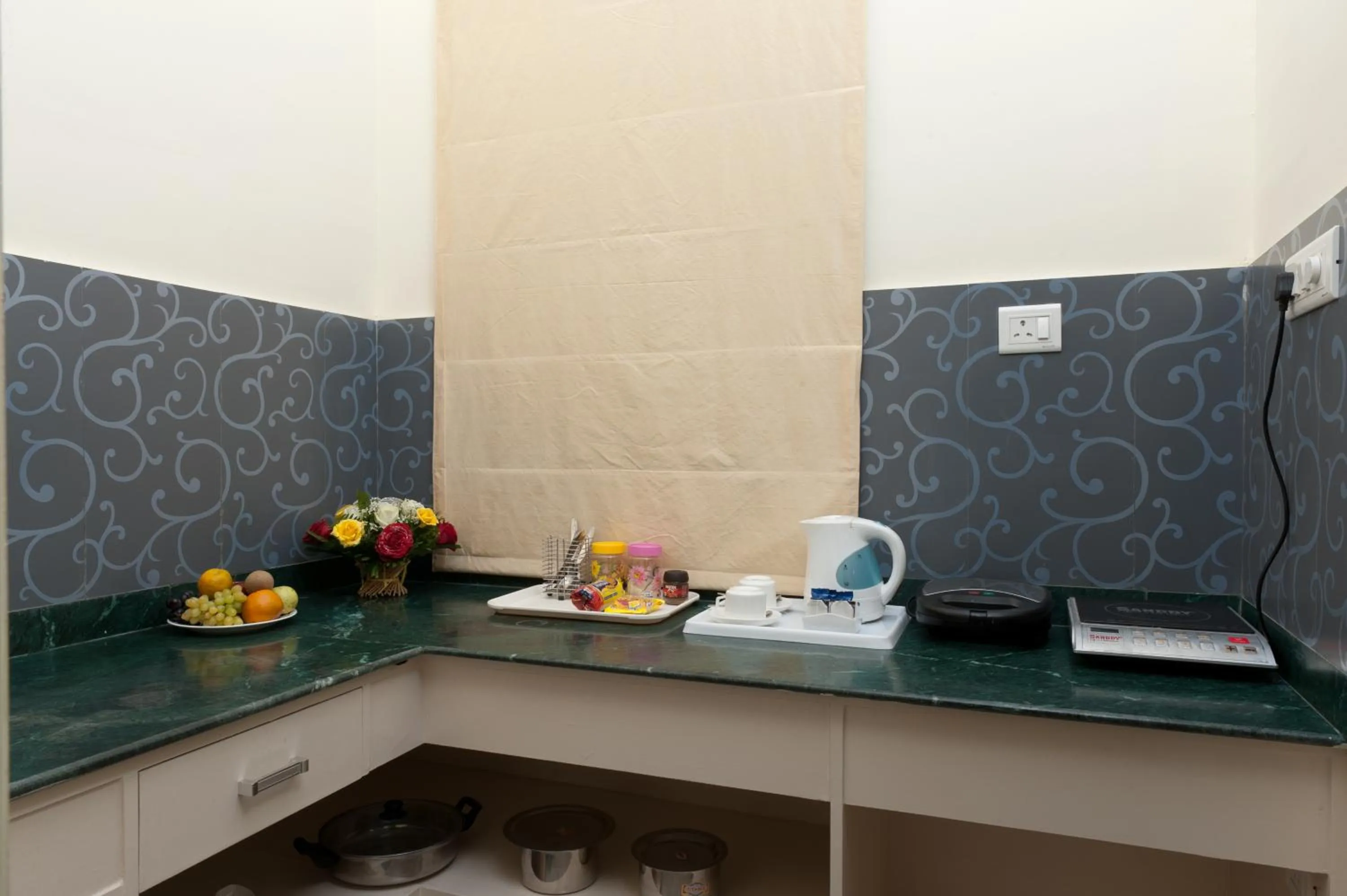 Kitchen or kitchenette in Aaram Baagh Pushkar by Pachar Group