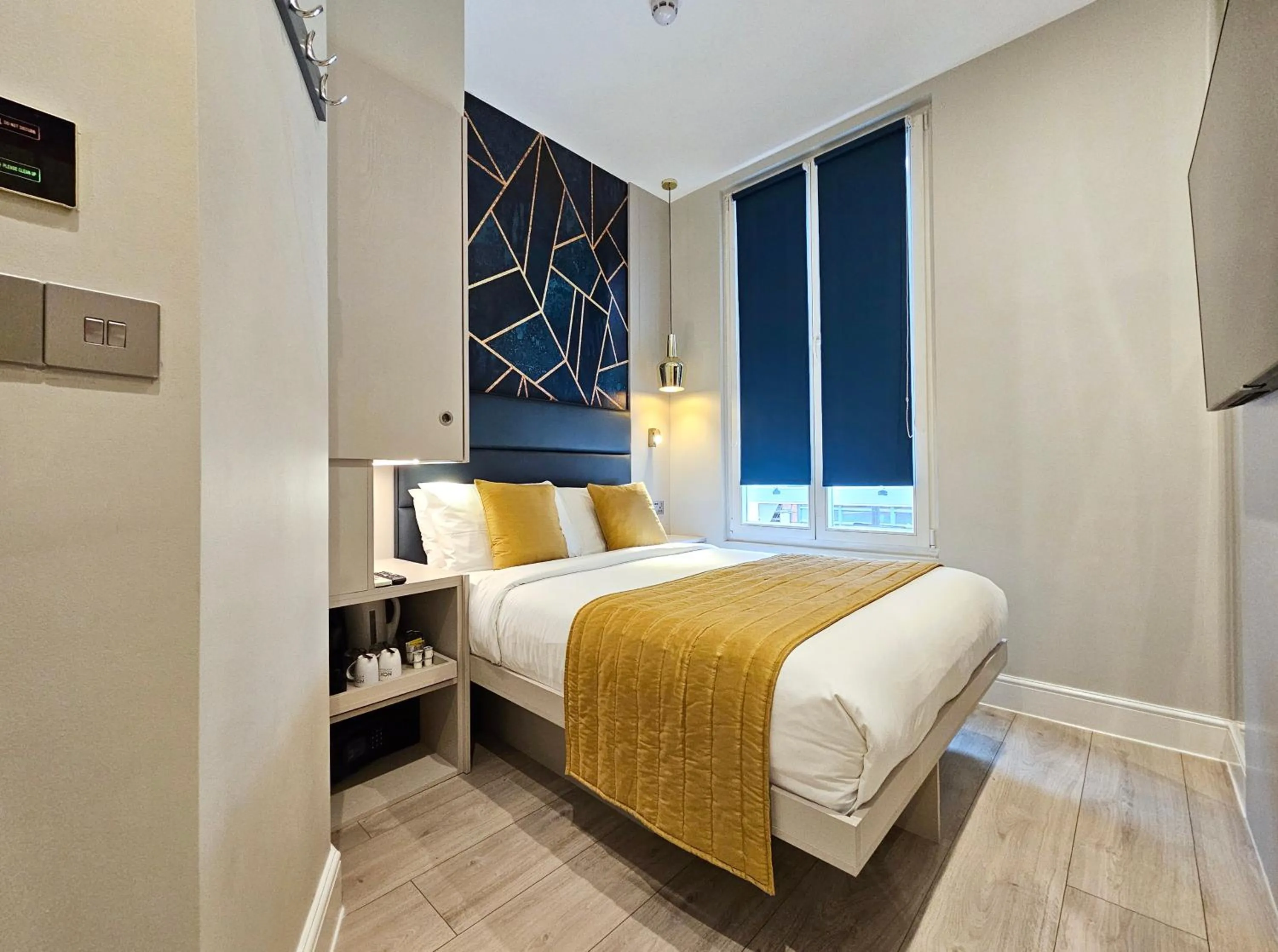 Bed in NOX Hyde Park