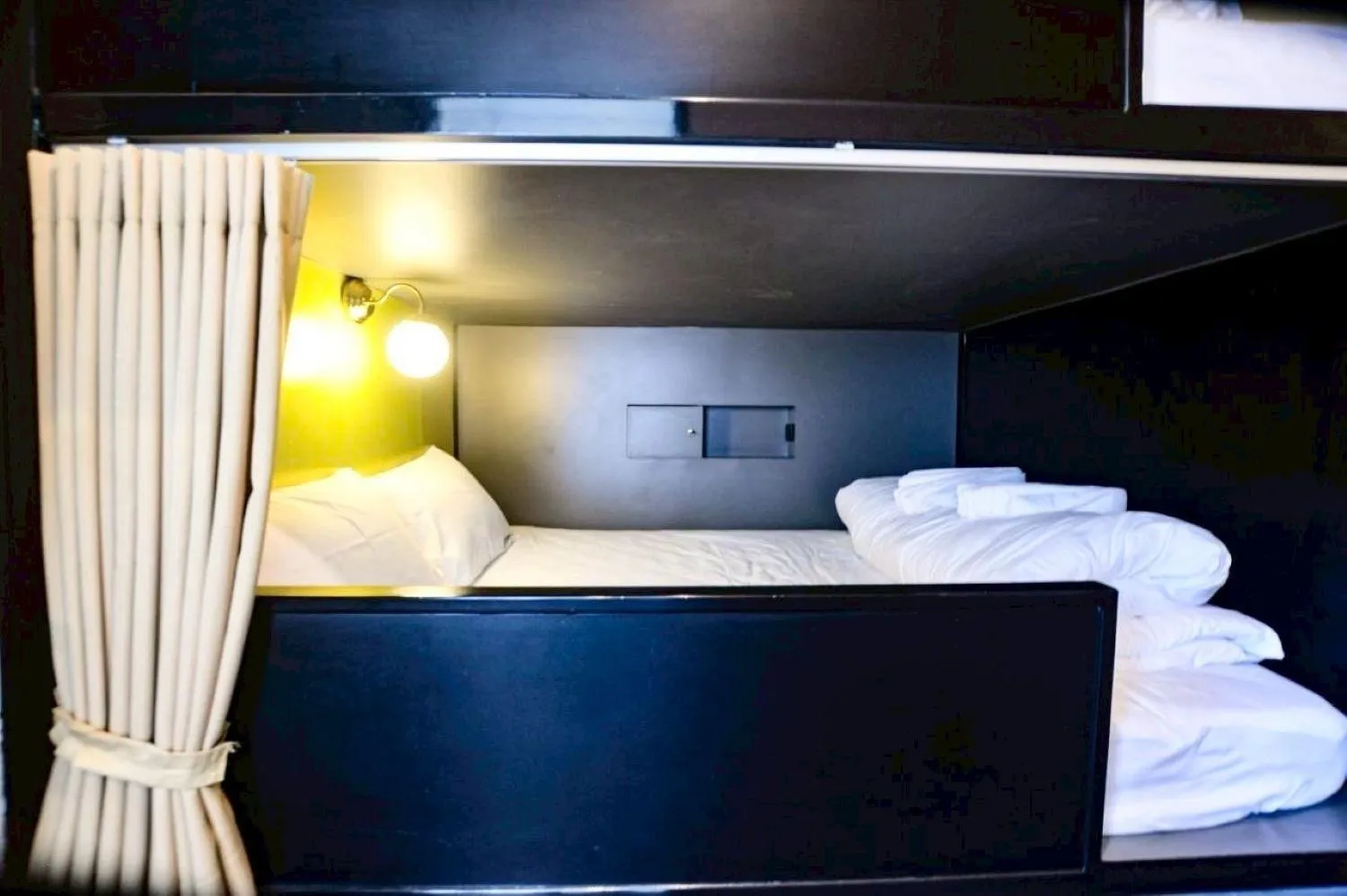 bunk bed, Bed in Four Sisters Homestay