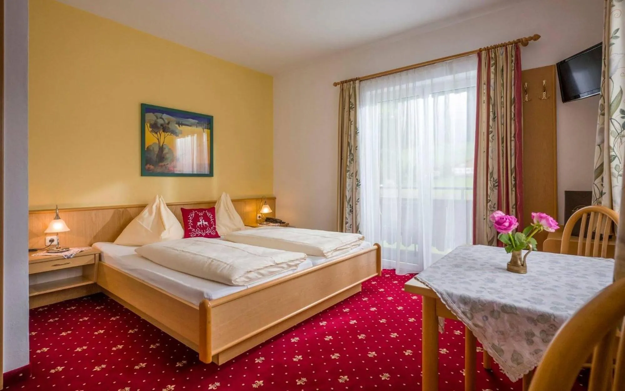 View (from property/room), Bed in Hotel Alpenhof