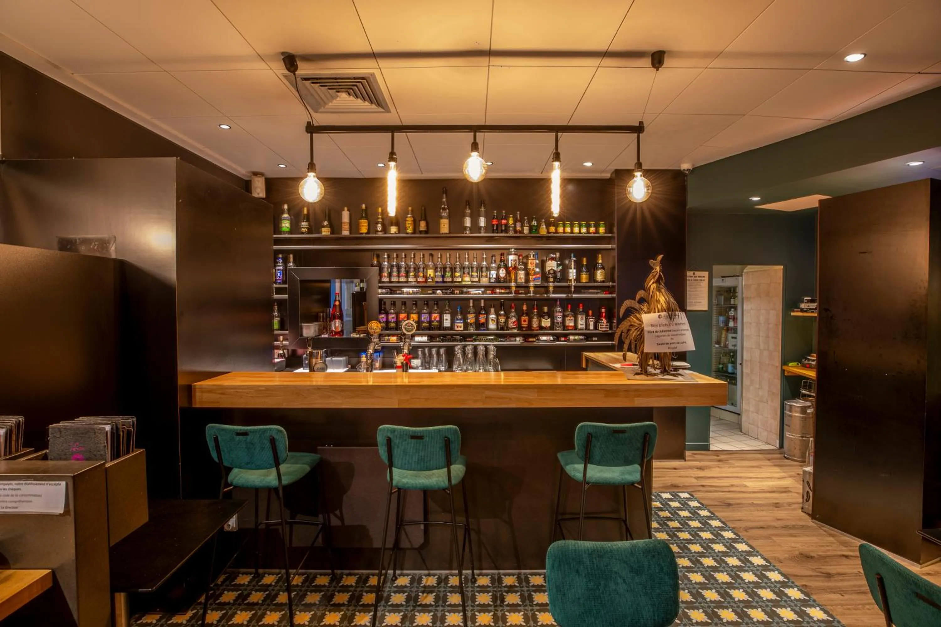 Restaurant/places to eat in Logis Hotel des Bourbons Montluçon Climatisé