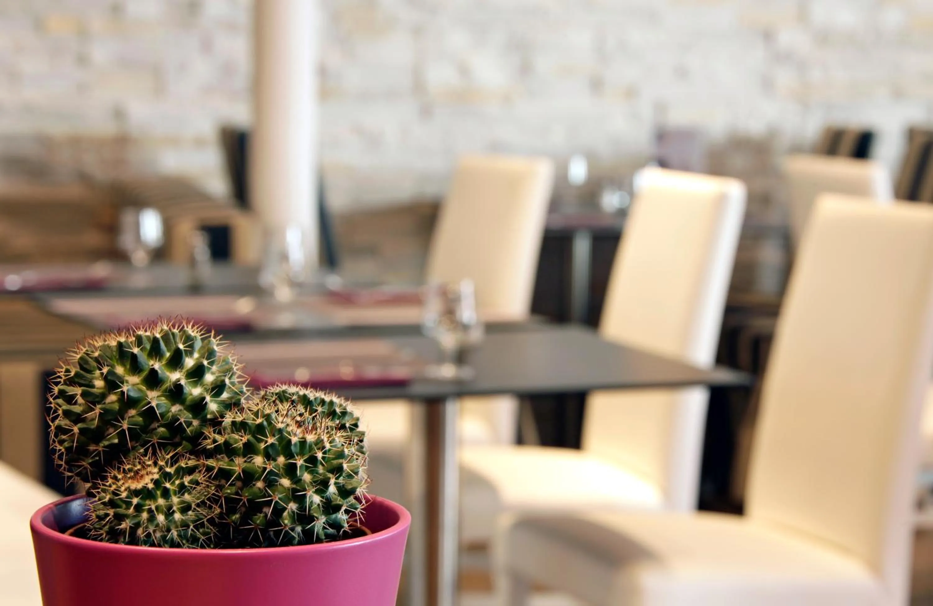 Restaurant/places to eat in Logis Hotel des Bourbons Montluçon Climatisé