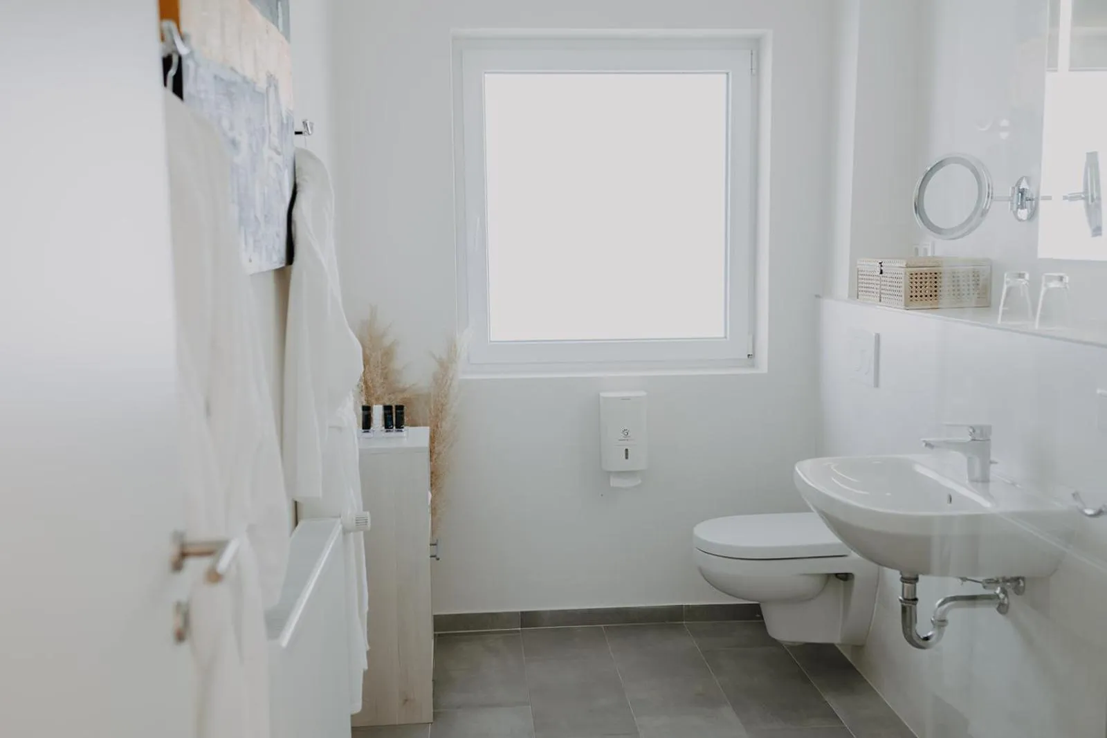 Shower in Hotel zur Treene