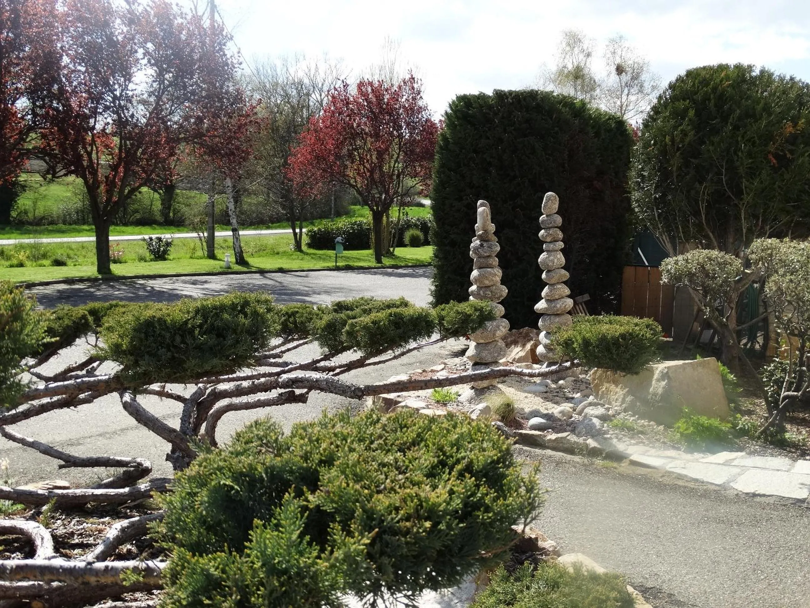 Garden in Maison Legate "Hôtel Le Baudiere & Spa"