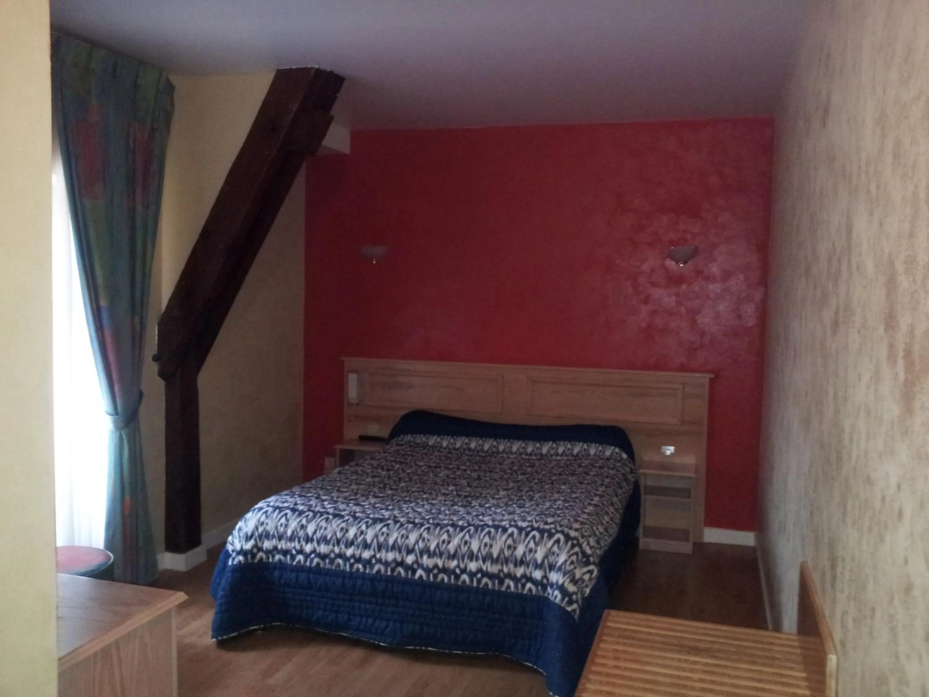 Bed in Maison Legate "Hôtel Le Baudiere & Spa"