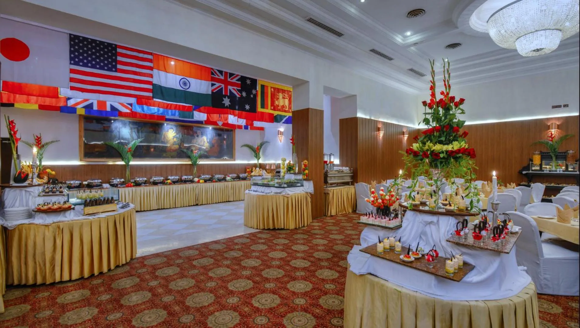 Restaurant/places to eat in Hotel Clarks Varanasi Limited