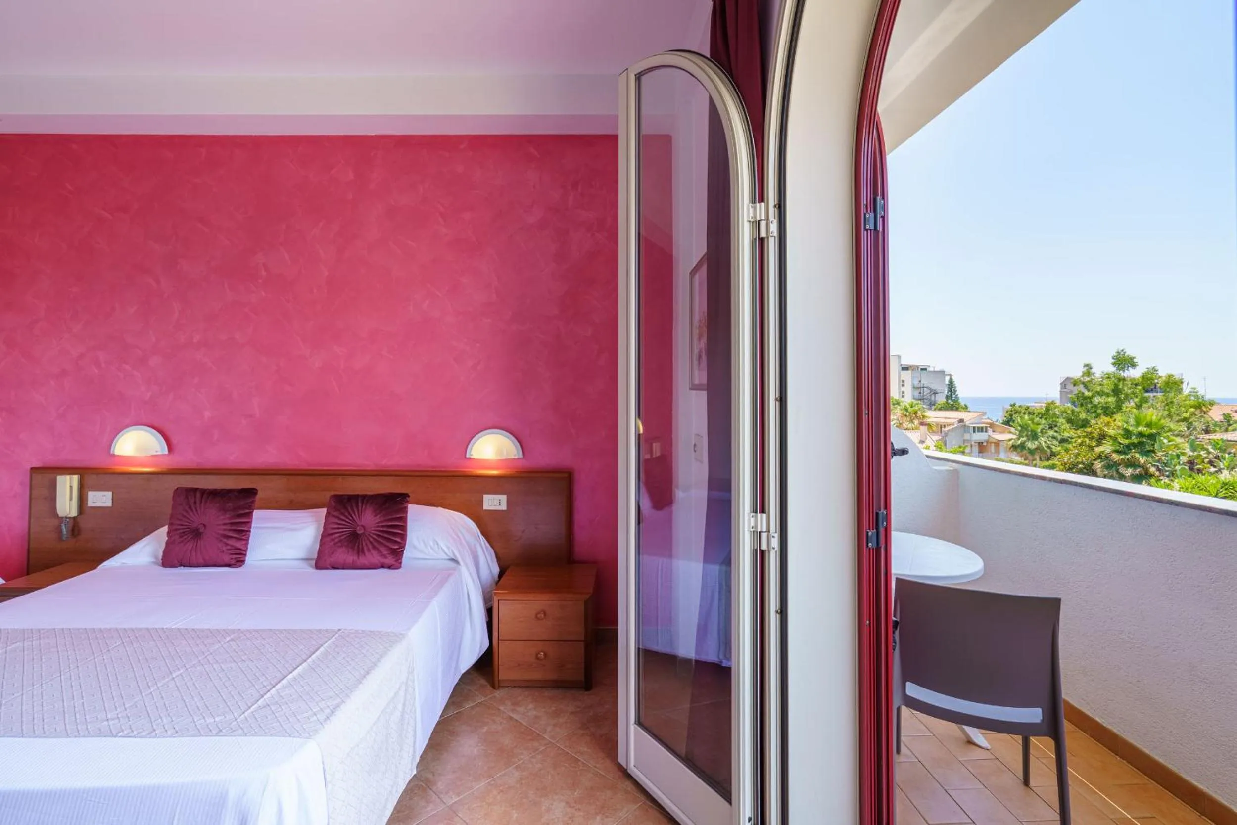 Photo of the whole room, Bed in Hotel Alexander