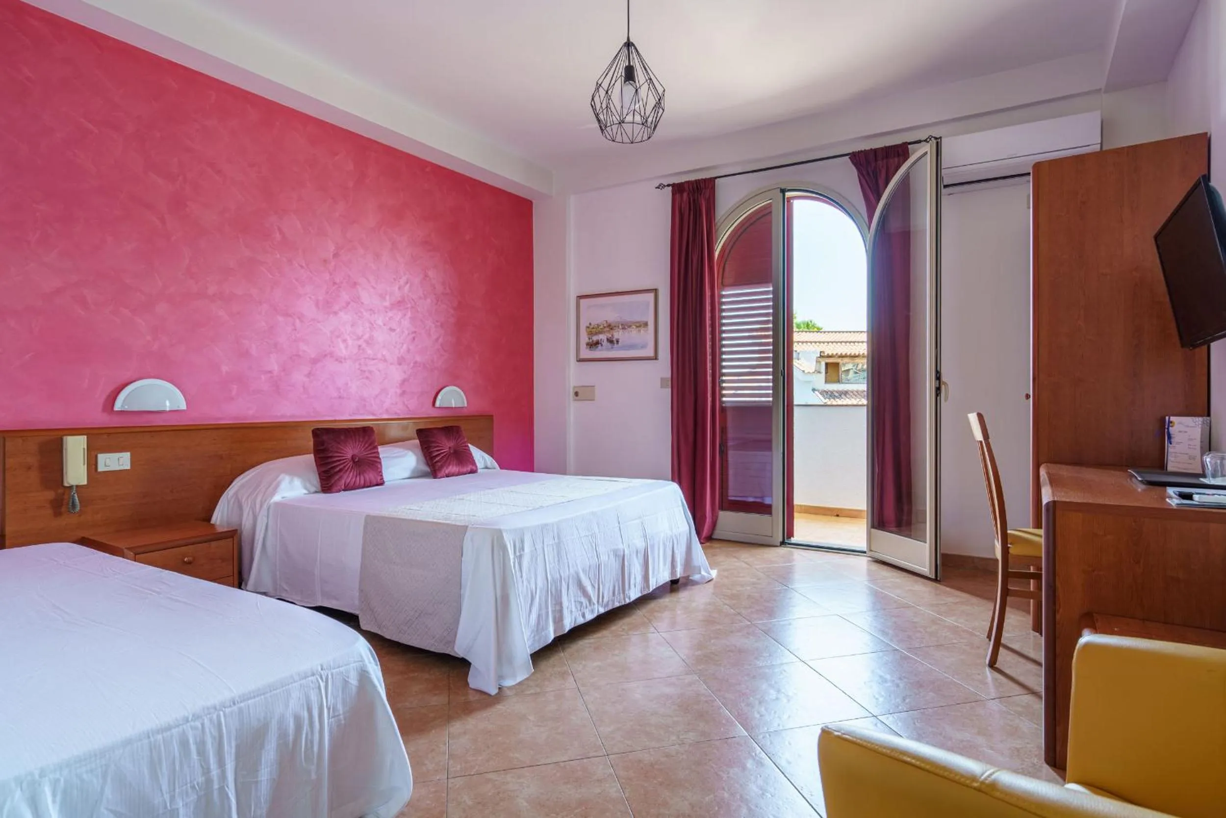 Photo of the whole room, Bed in Hotel Alexander