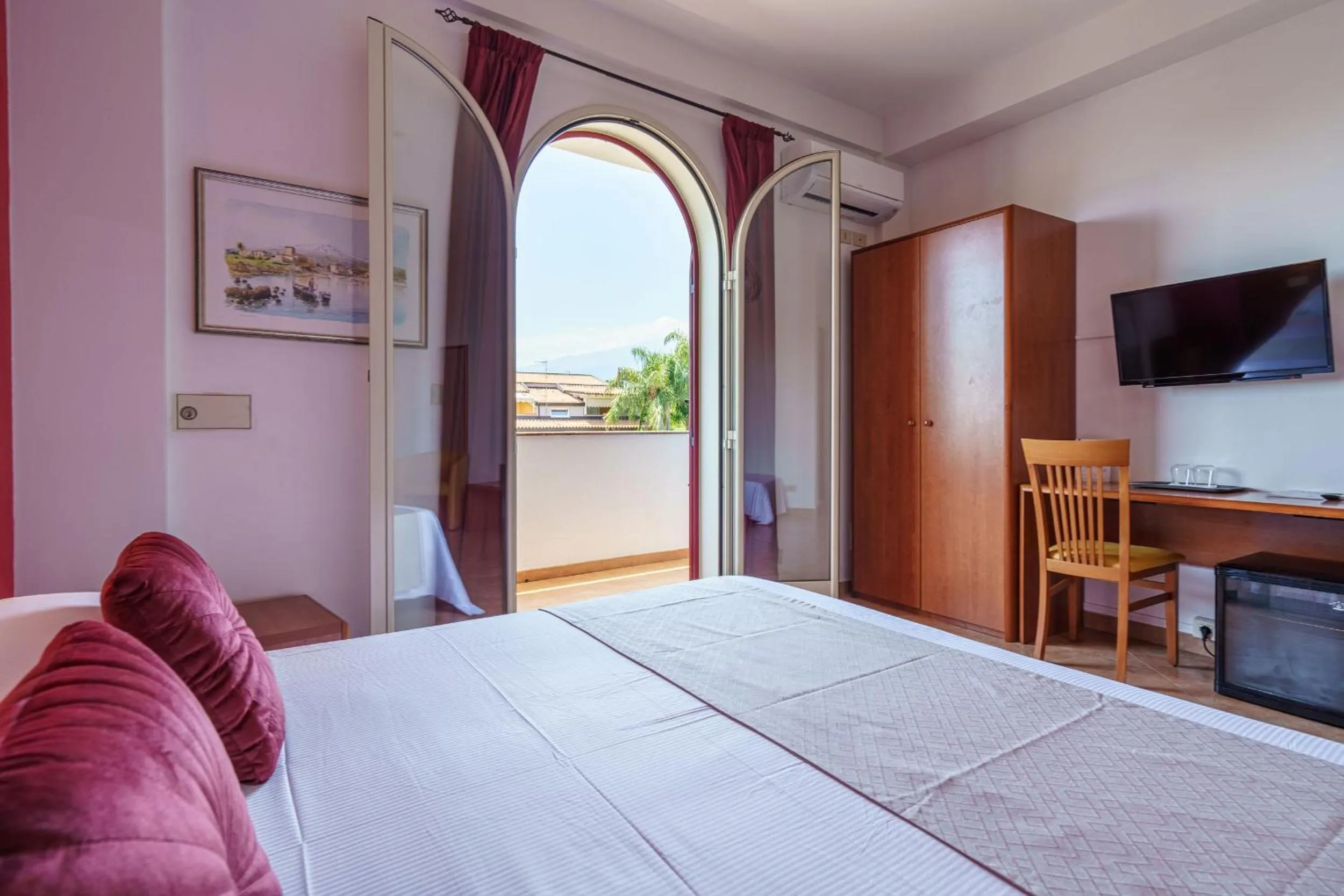 Photo of the whole room, Bed in Hotel Alexander