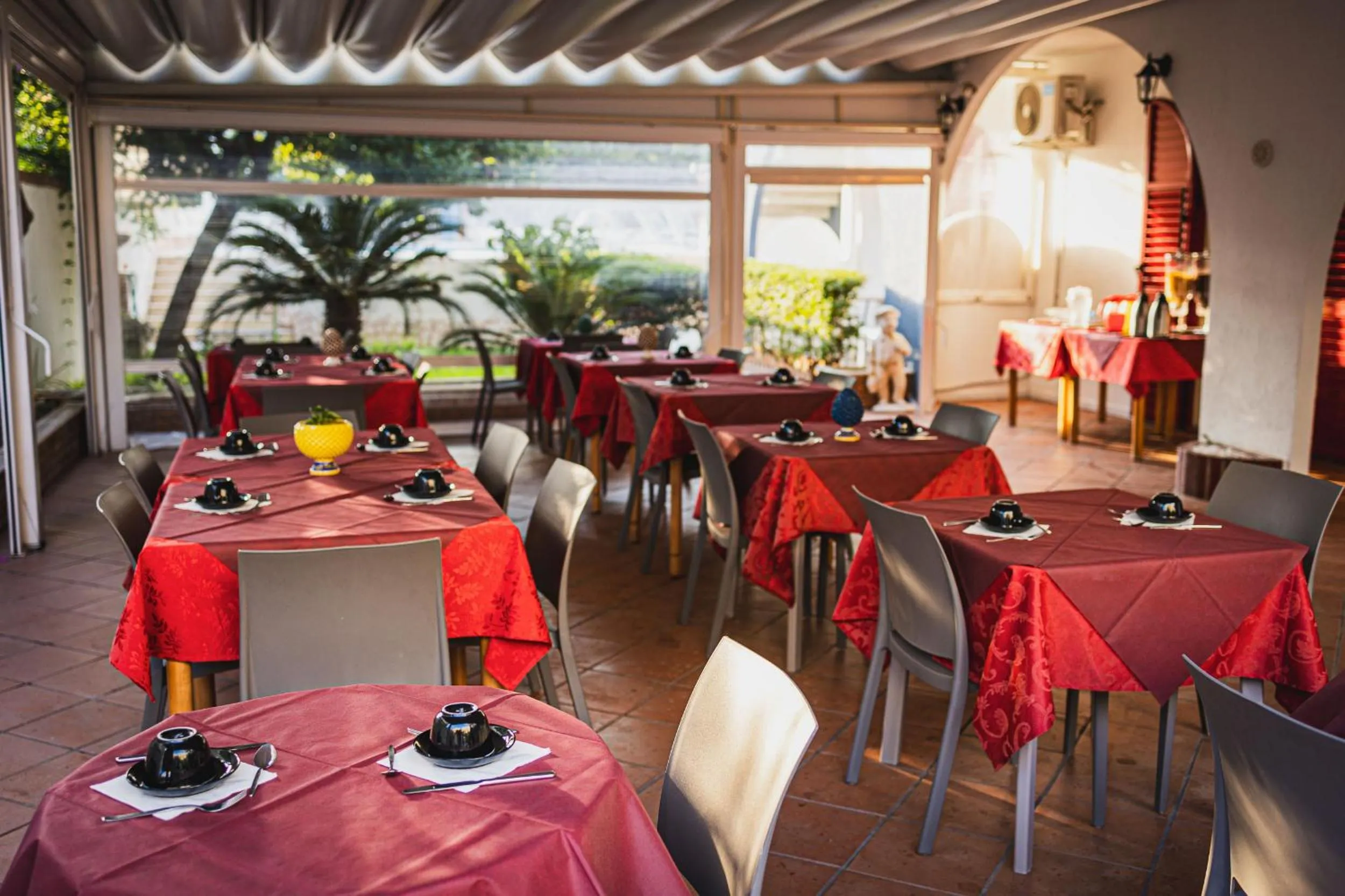 Breakfast in Hotel Alexander