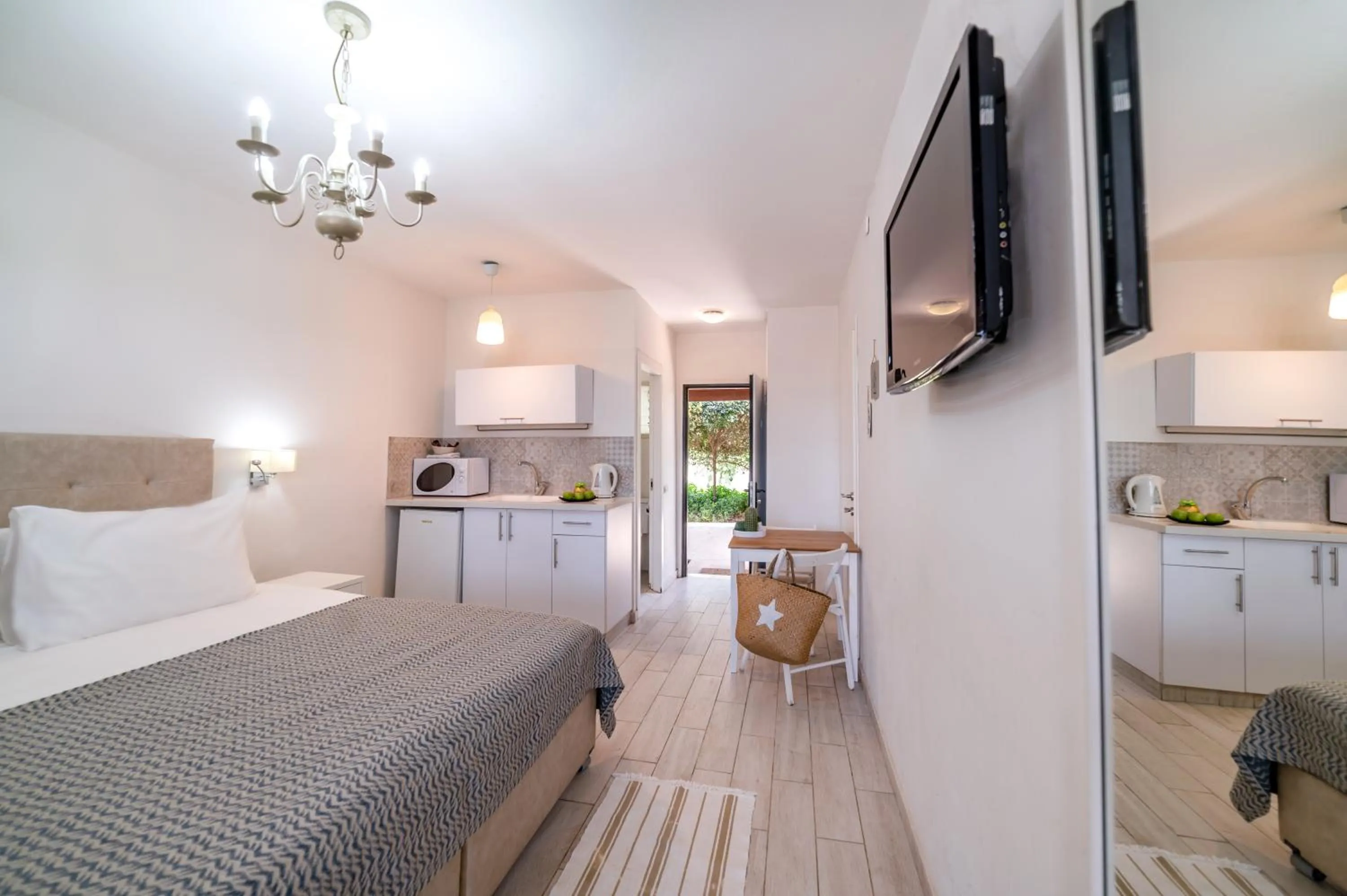 Photo of the whole room, Bed in Holiday Village Kibbutz Mizra