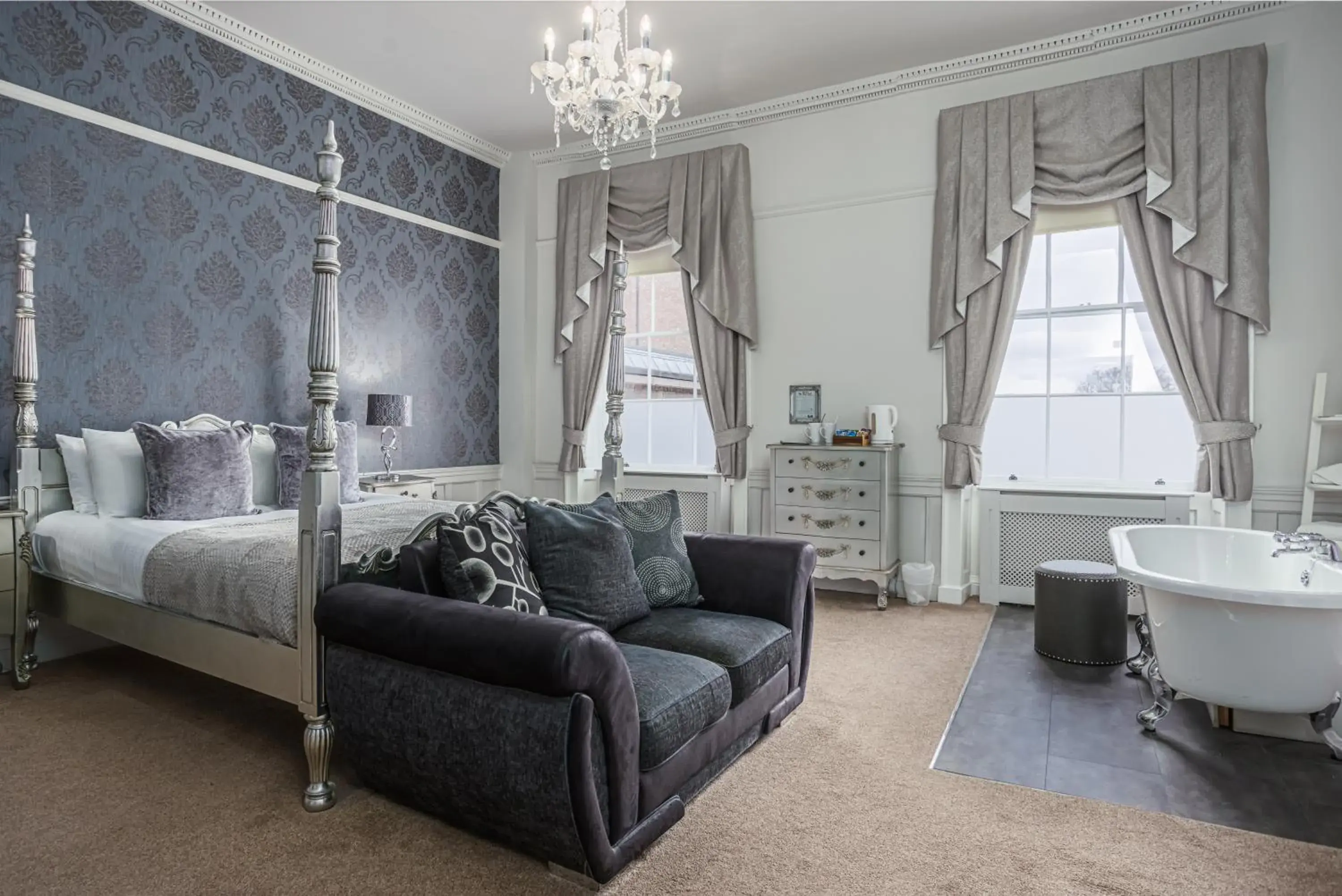 Four-Poster Suite in The Pied Bull Four-Poster Suite in The Pied Bull