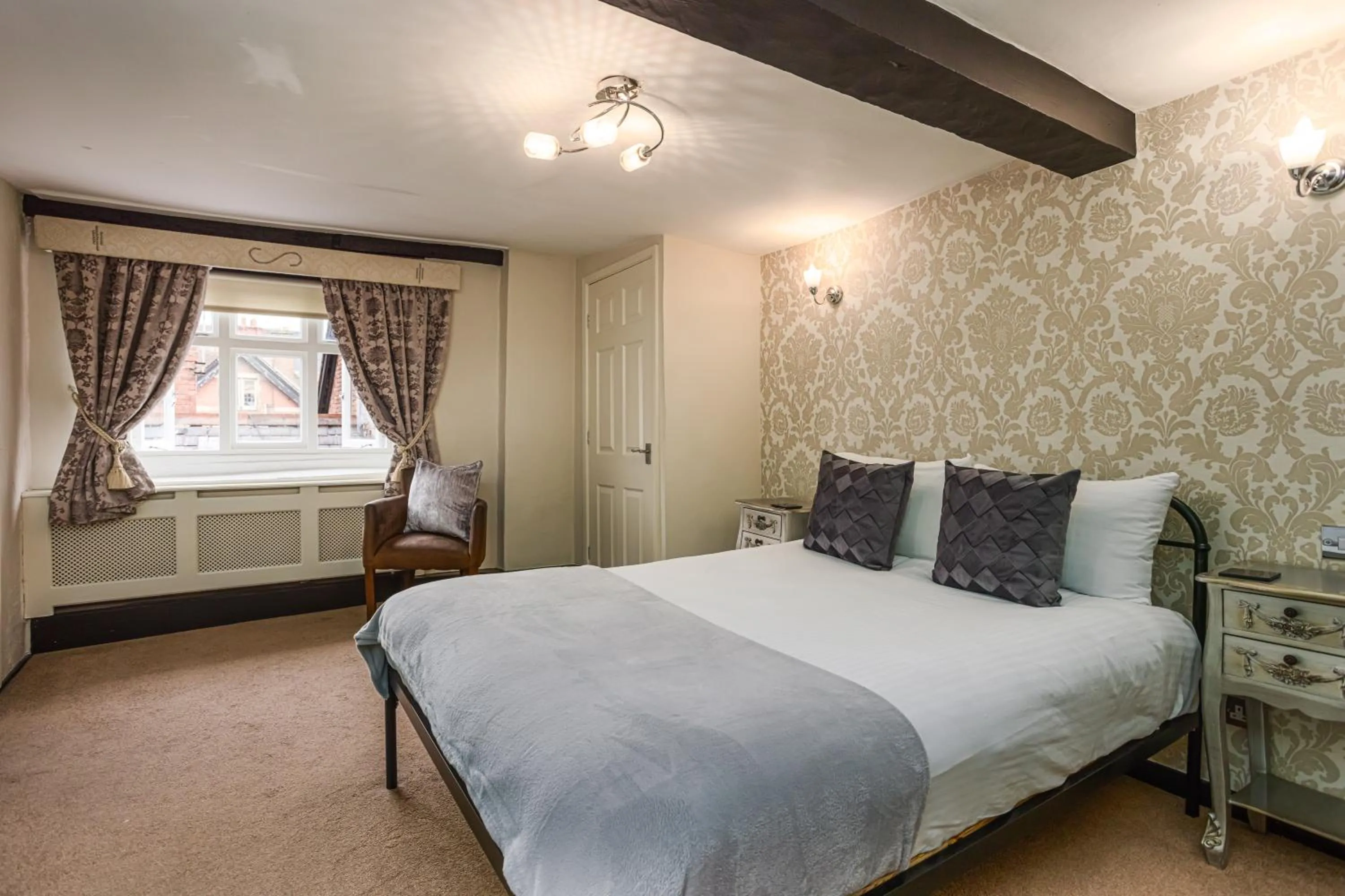 Bedroom, Bed in The Pied Bull