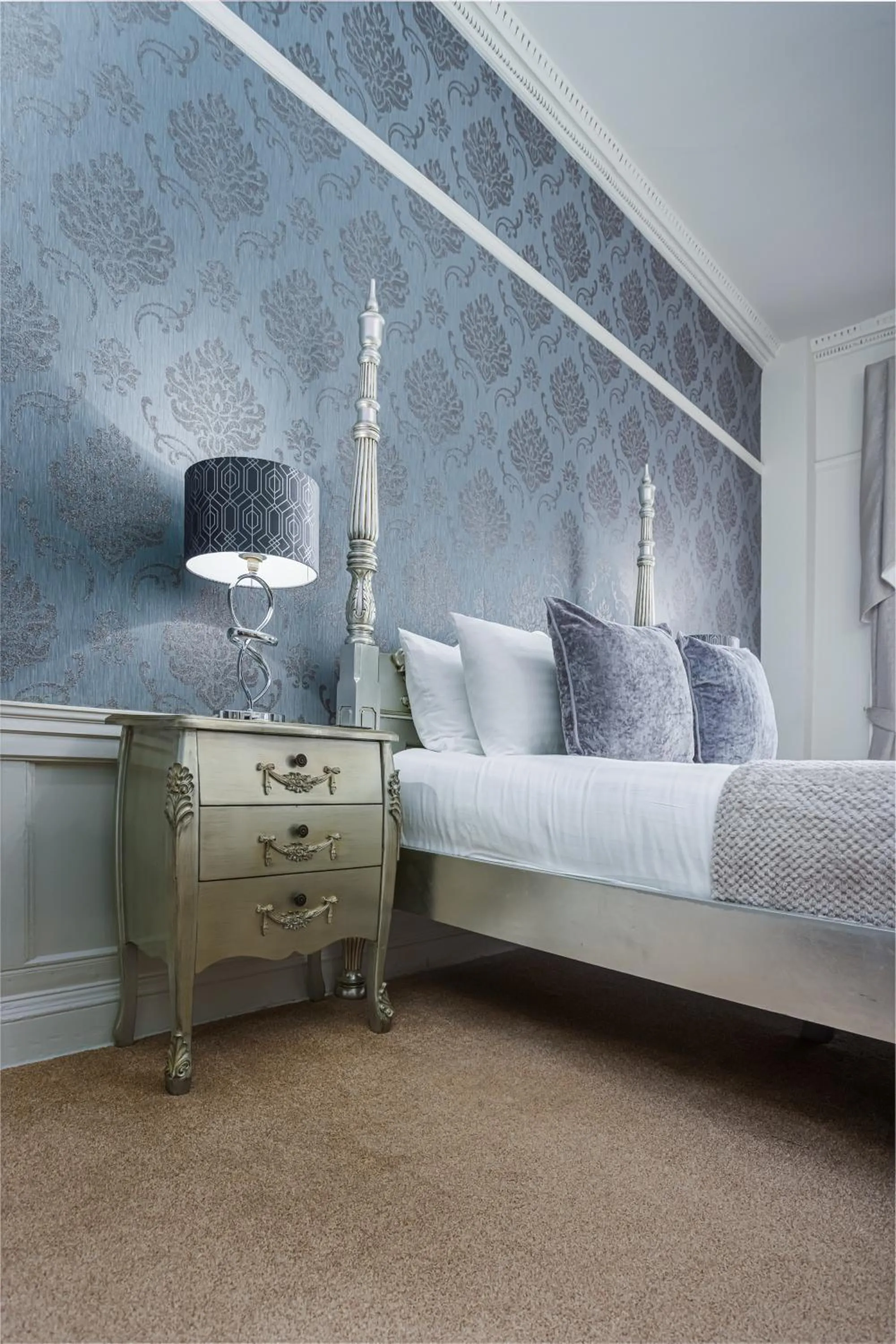 Bed in The Pied Bull