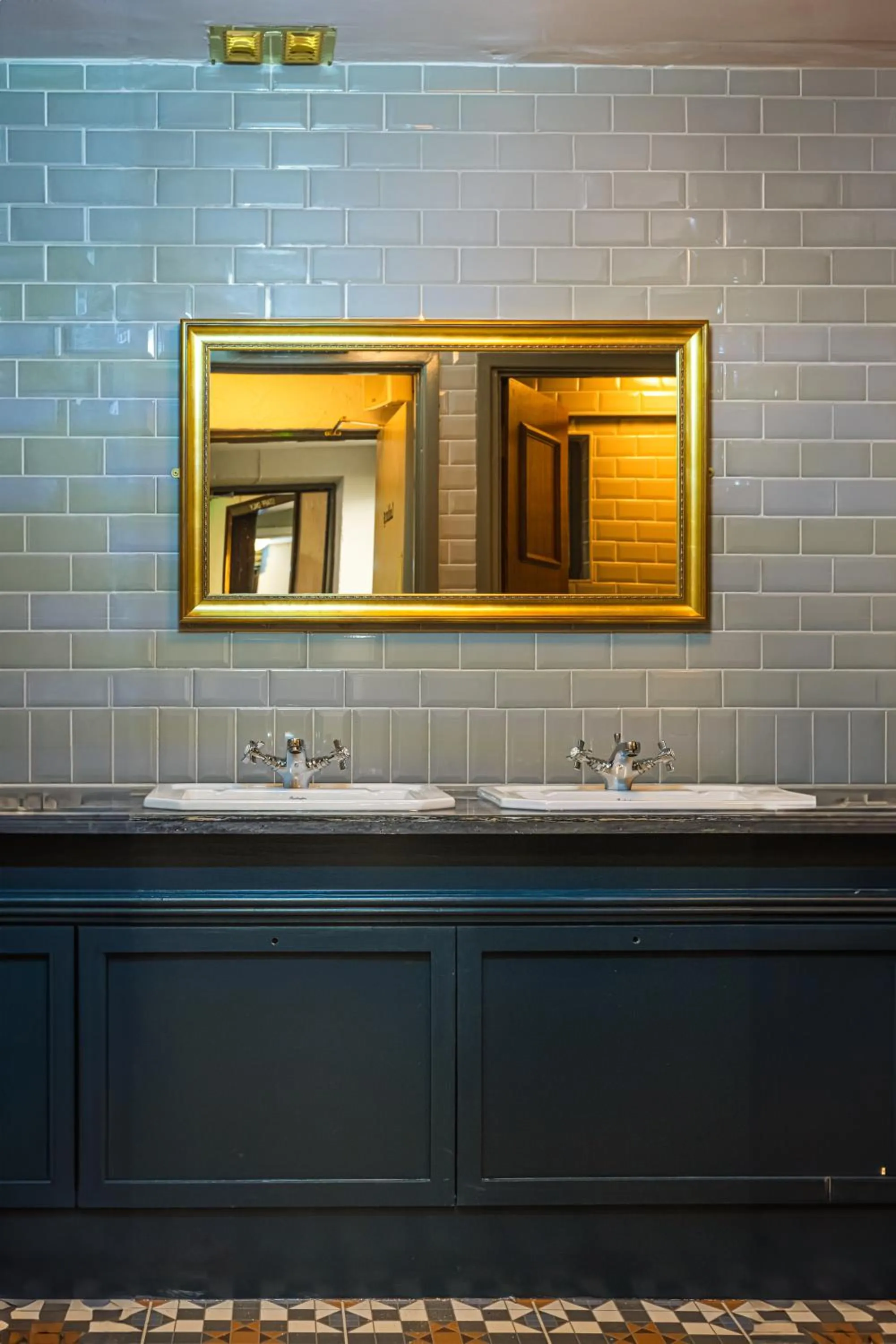 Toilet in The Pied Bull