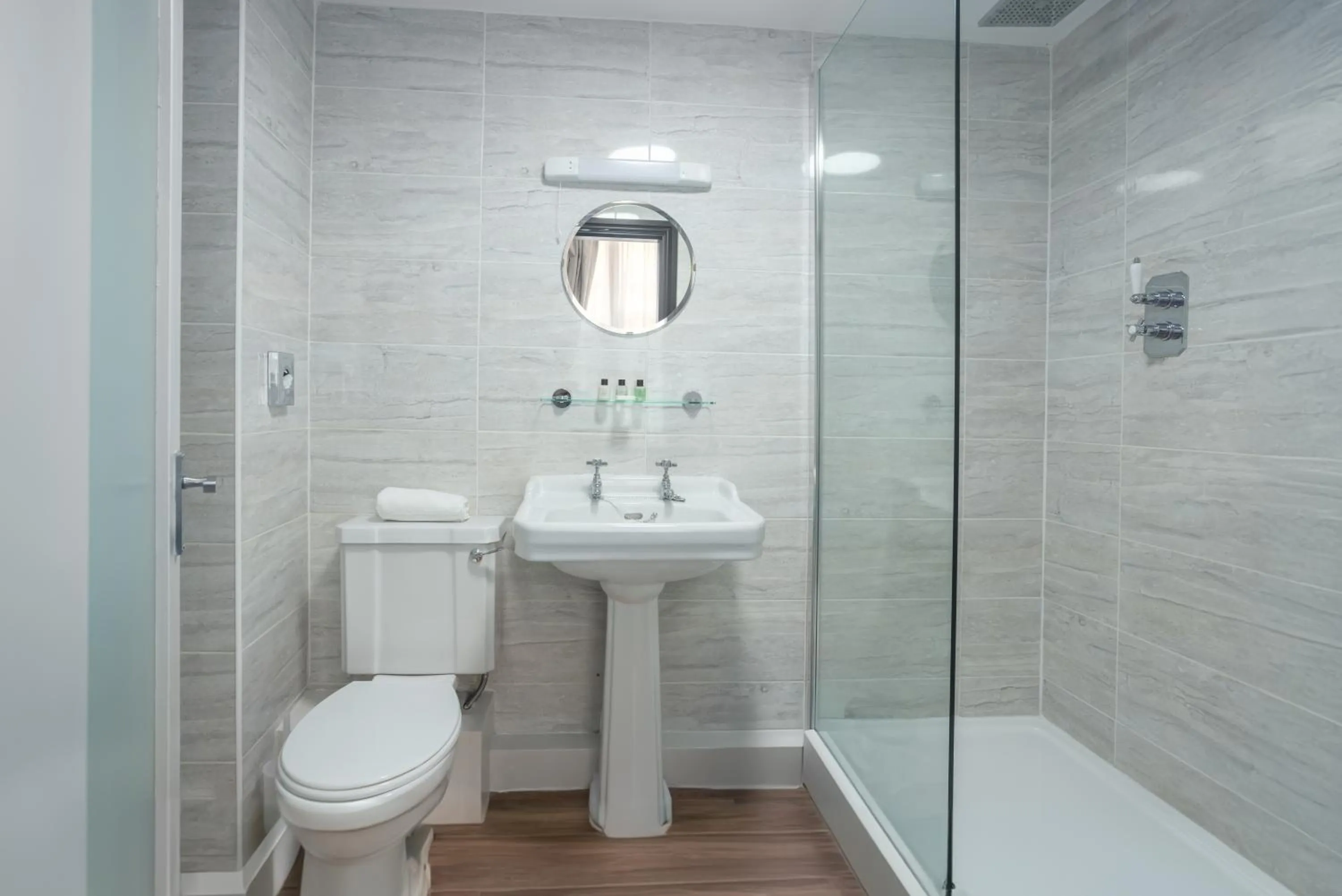 Bathroom in The Pied Bull