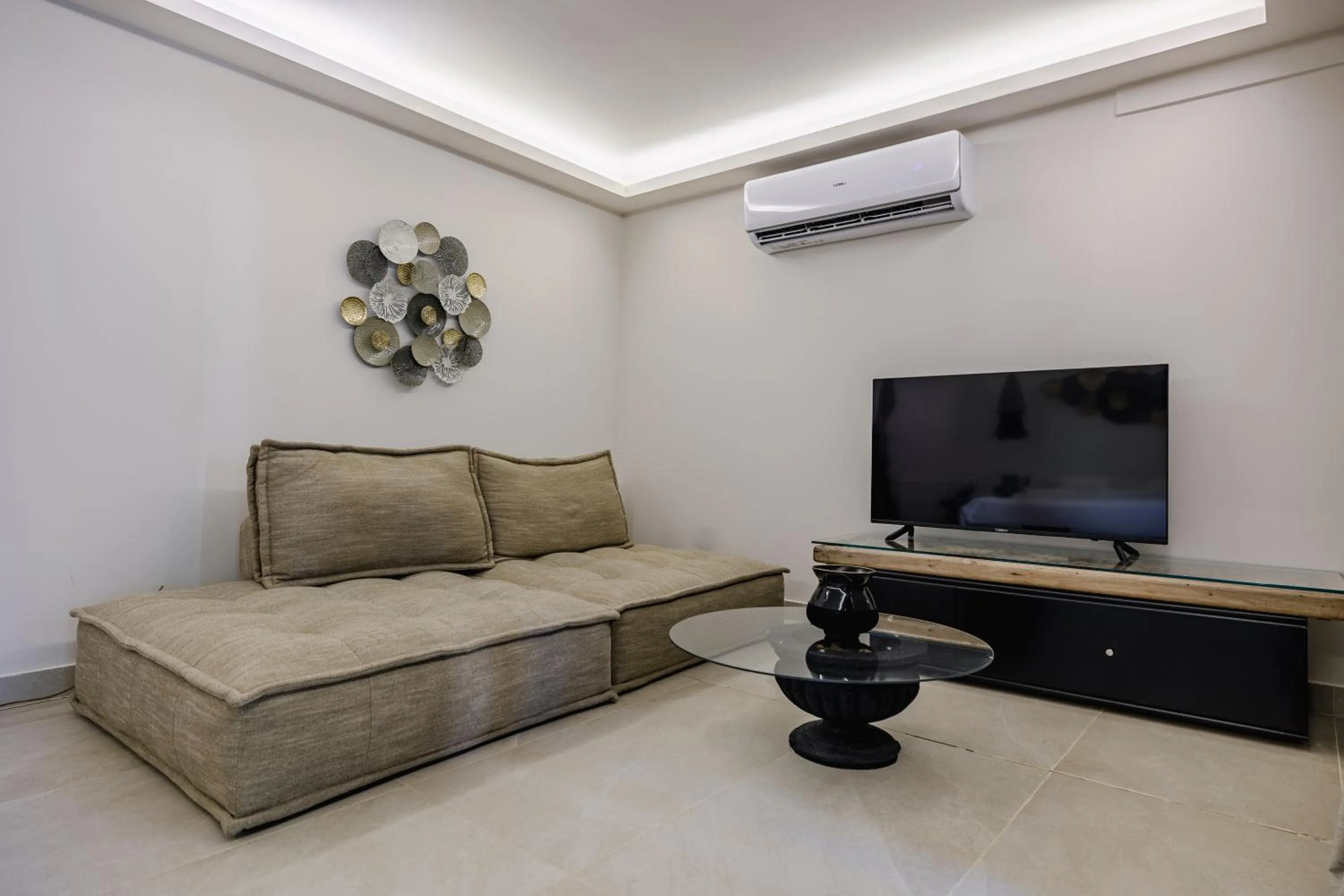 TV and multimedia in Mikelina Boutique Hotel