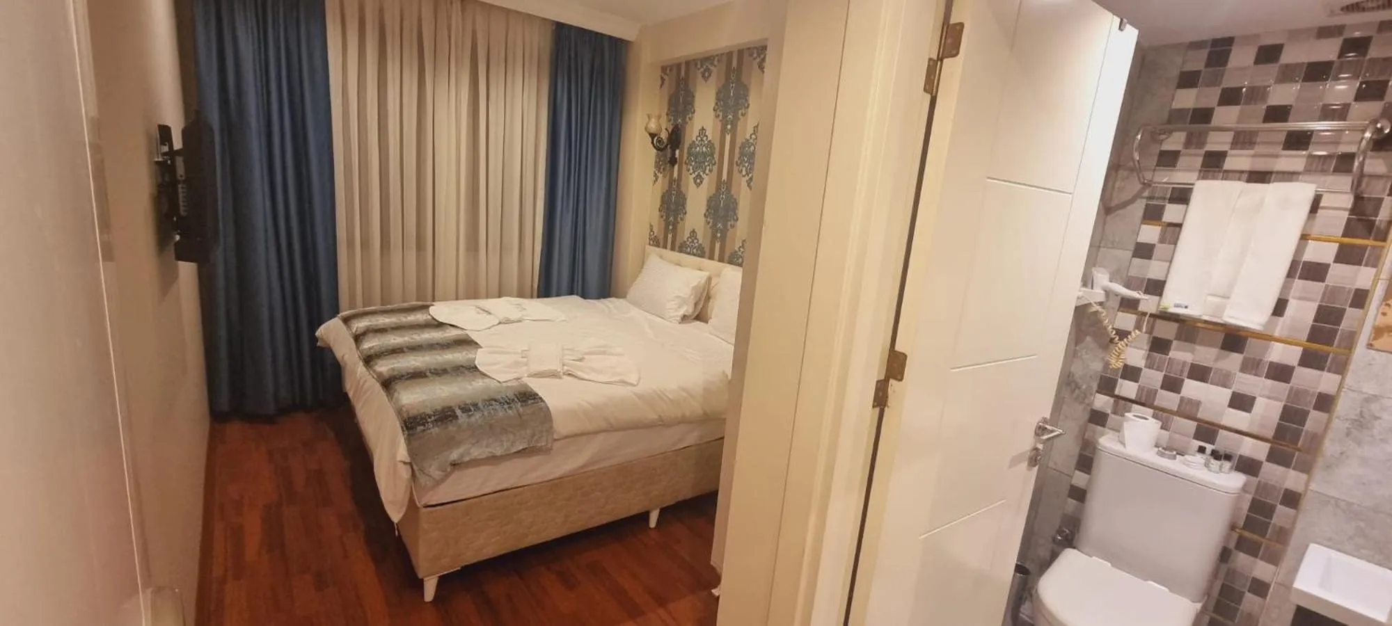 Bed in By Historial Hotel Due