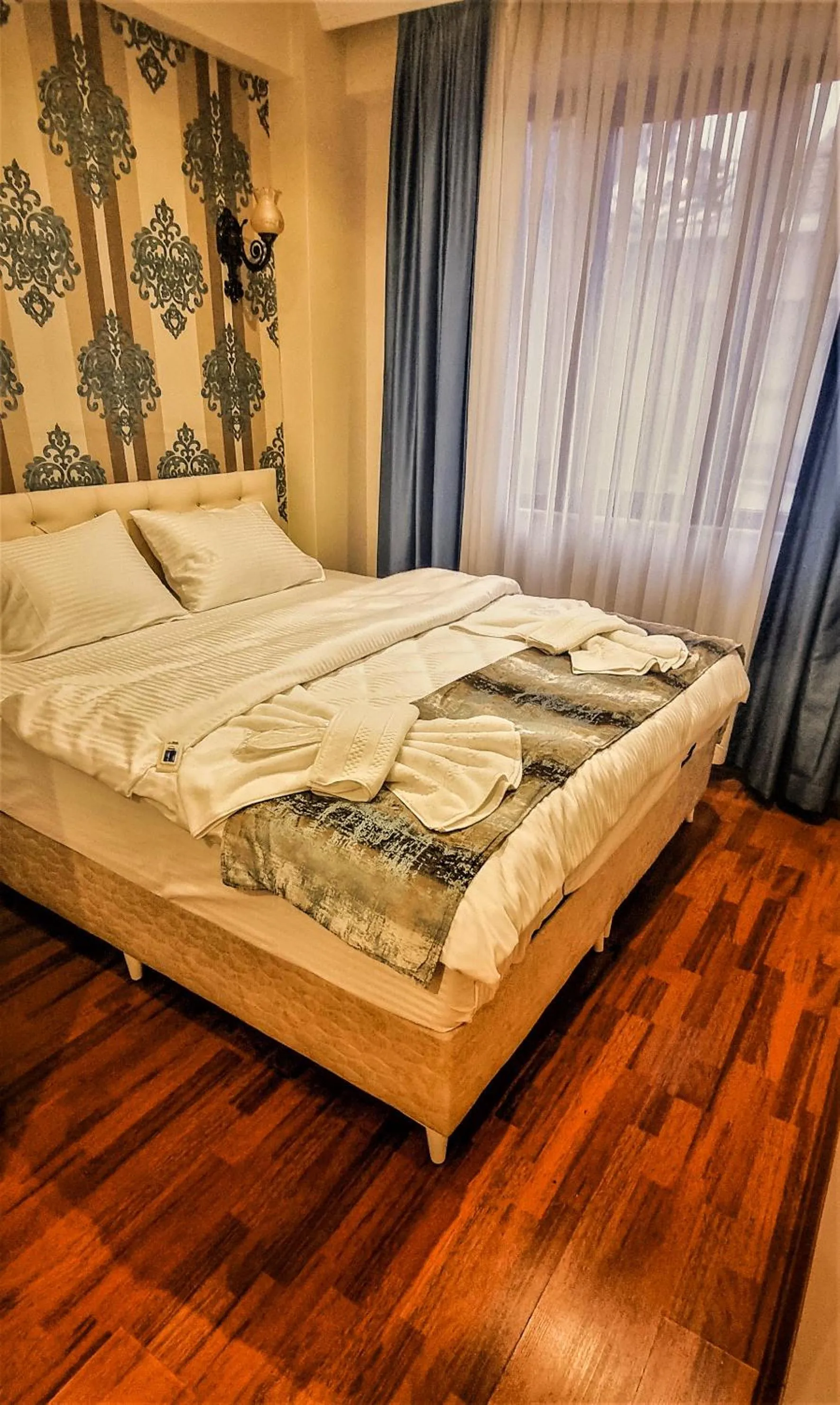 Bed in By Historial Hotel Due