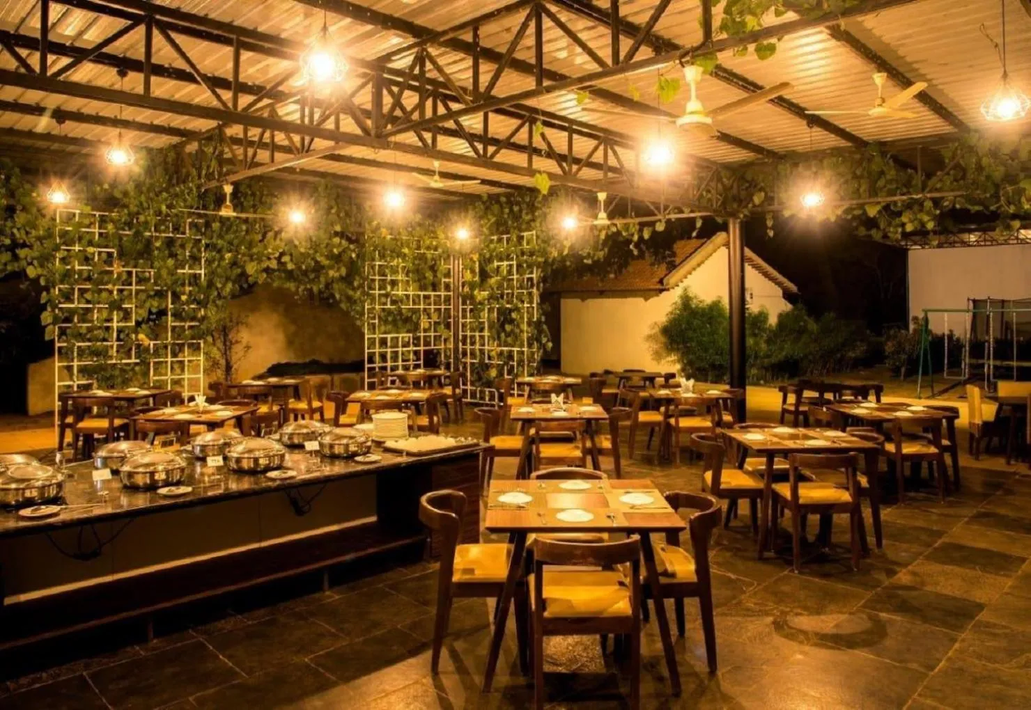 Restaurant/places to eat in Starling River Resort Dandeli