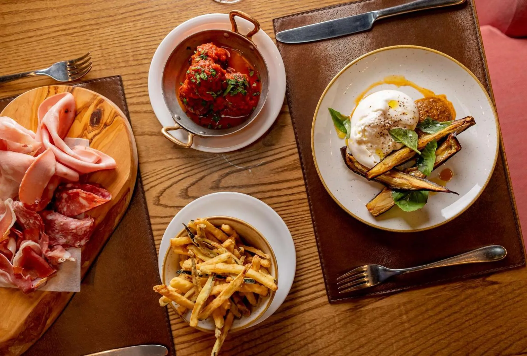 Restaurant/places to eat in Park Plaza County Hall London