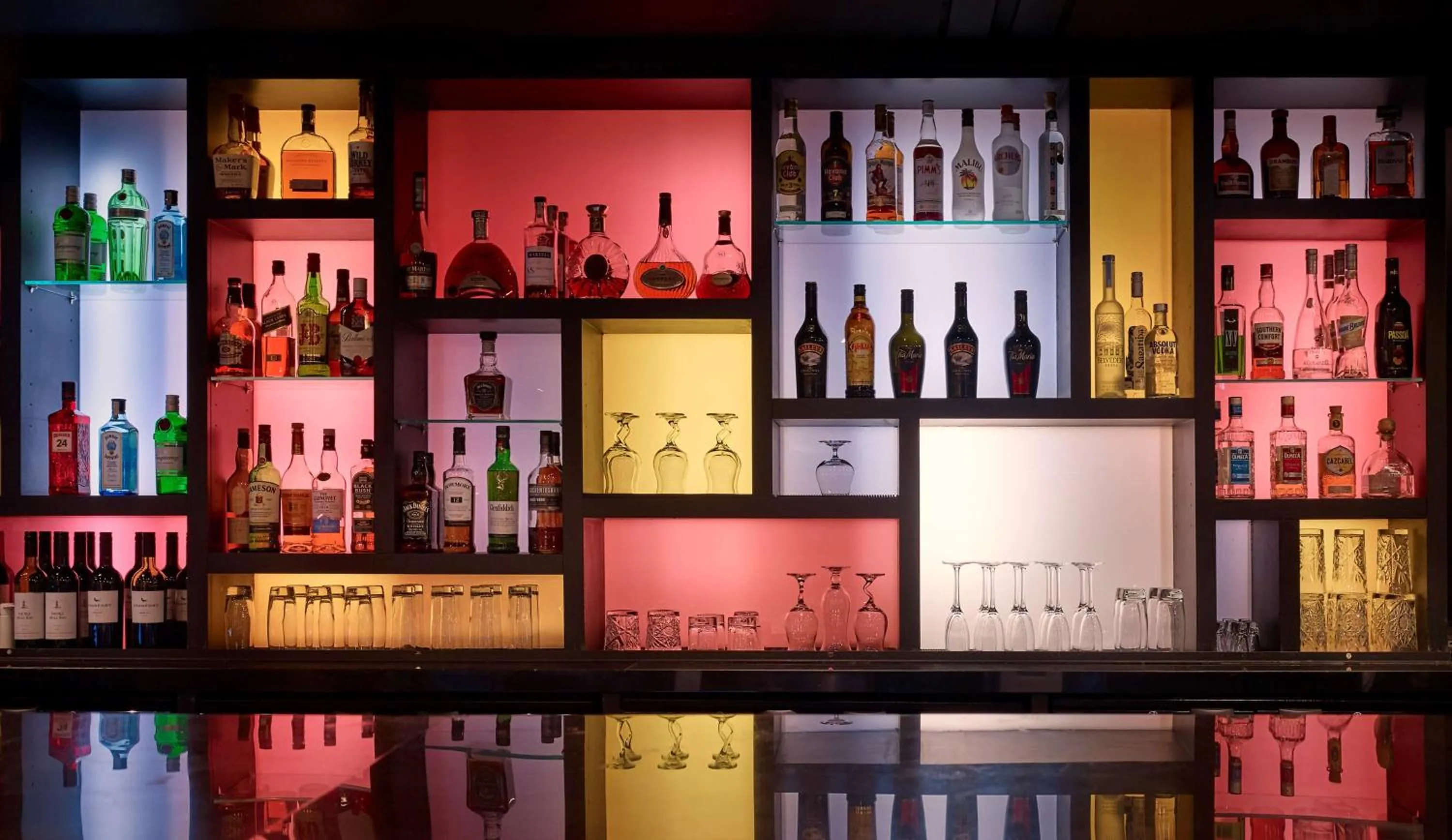 Restaurant/places to eat in Park Plaza County Hall London