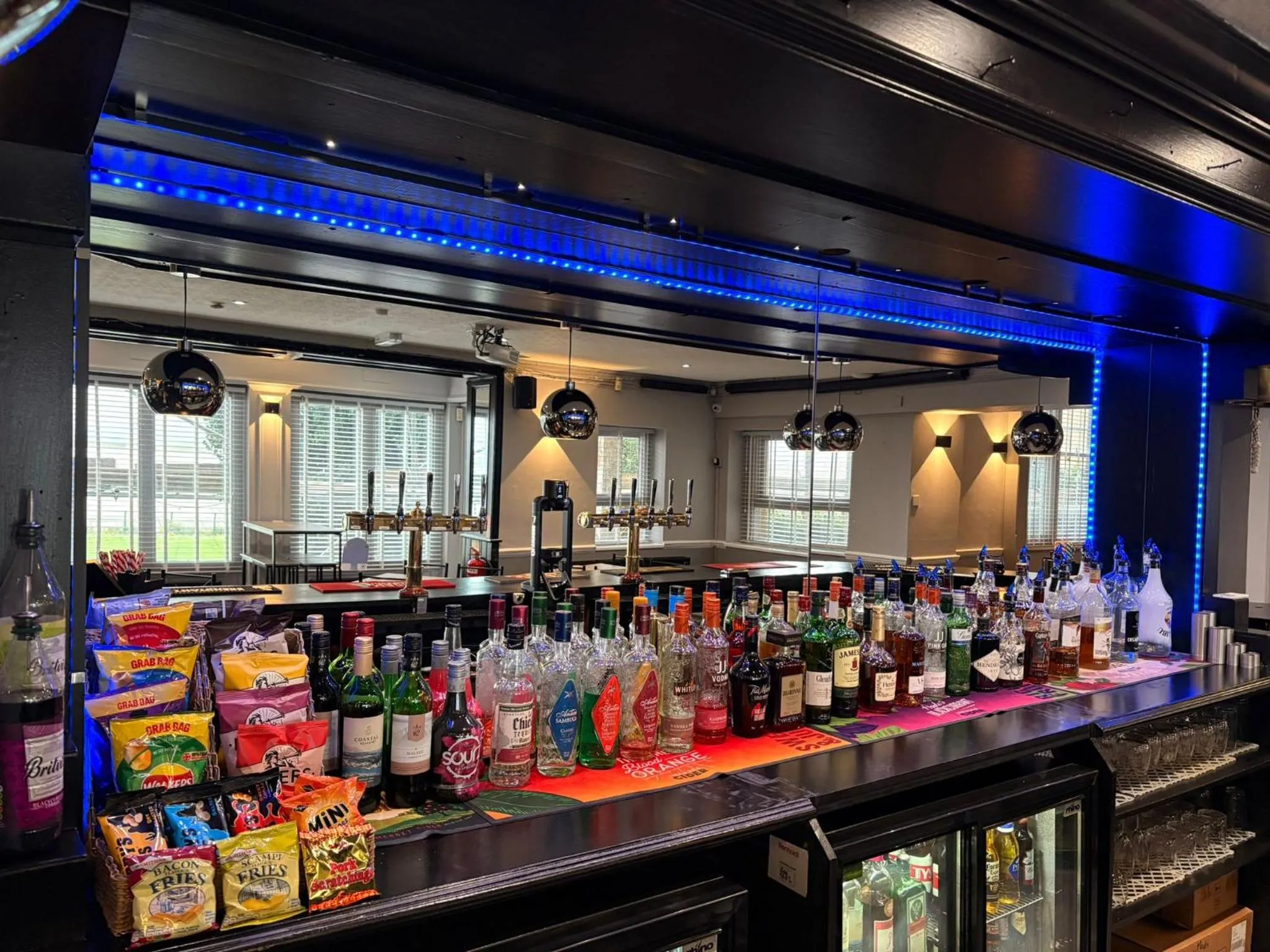Lounge or bar in Royal Hotel, Bar & Grill