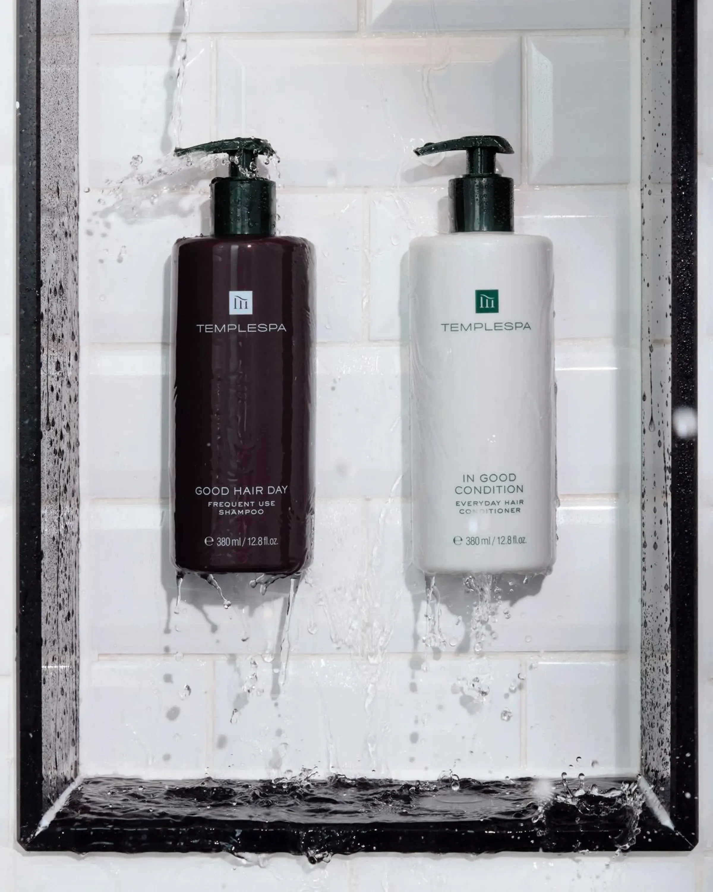 Queen Room in The Waldorf Hilton Queen Room in The Waldorf Hilton