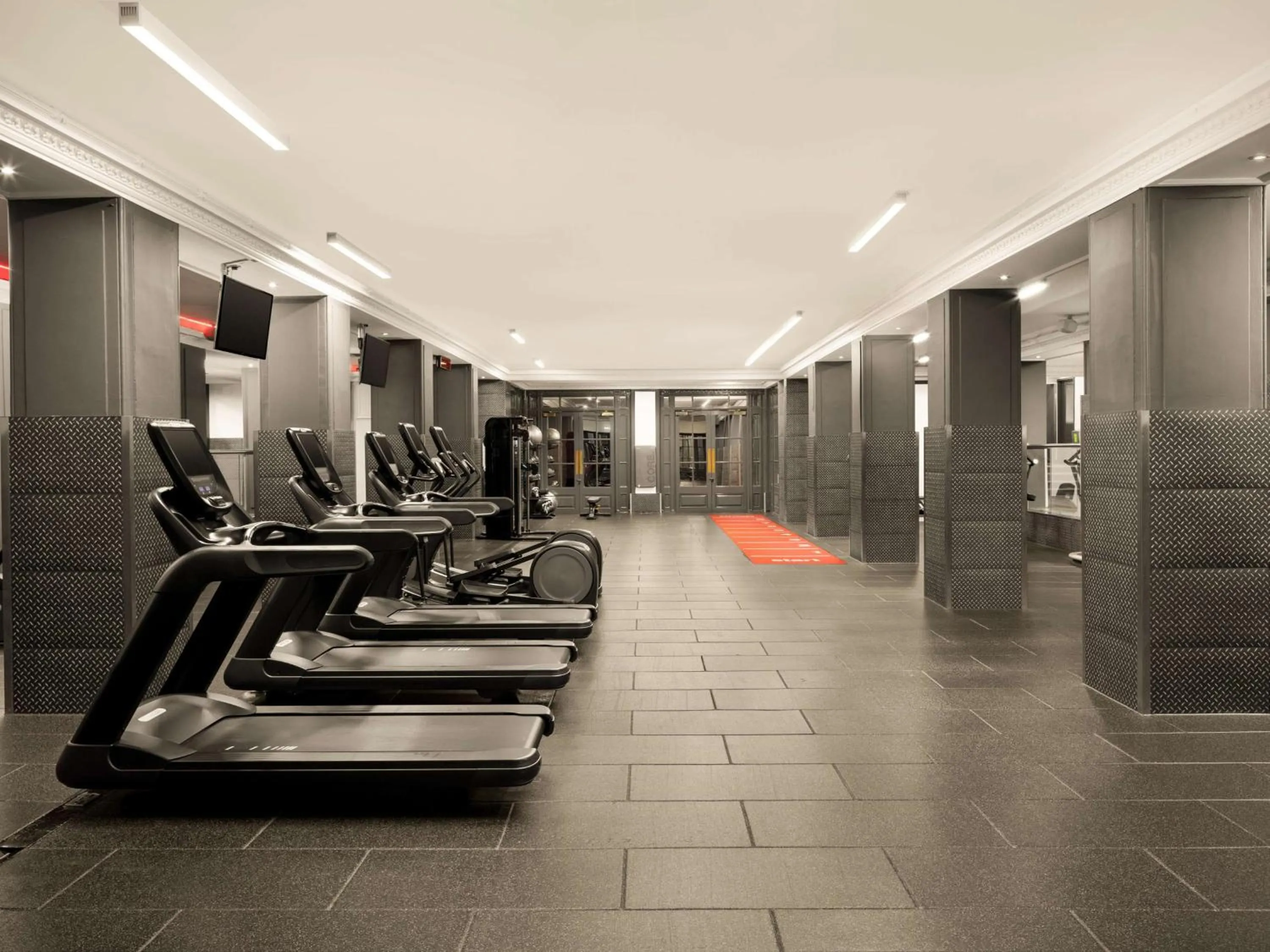 Fitness centre/facilities in The Waldorf Hilton
