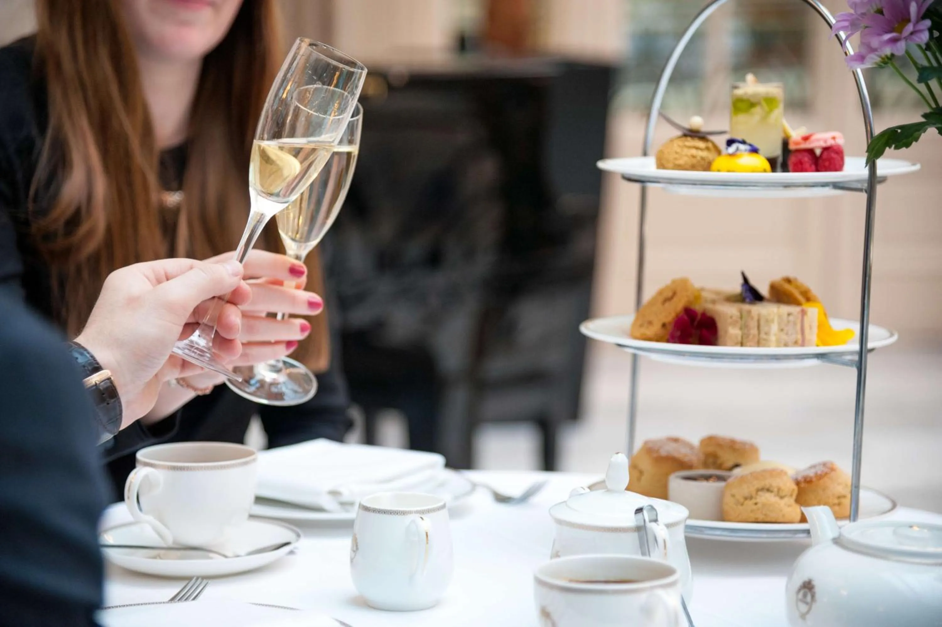 Restaurant/places to eat in The Waldorf Hilton