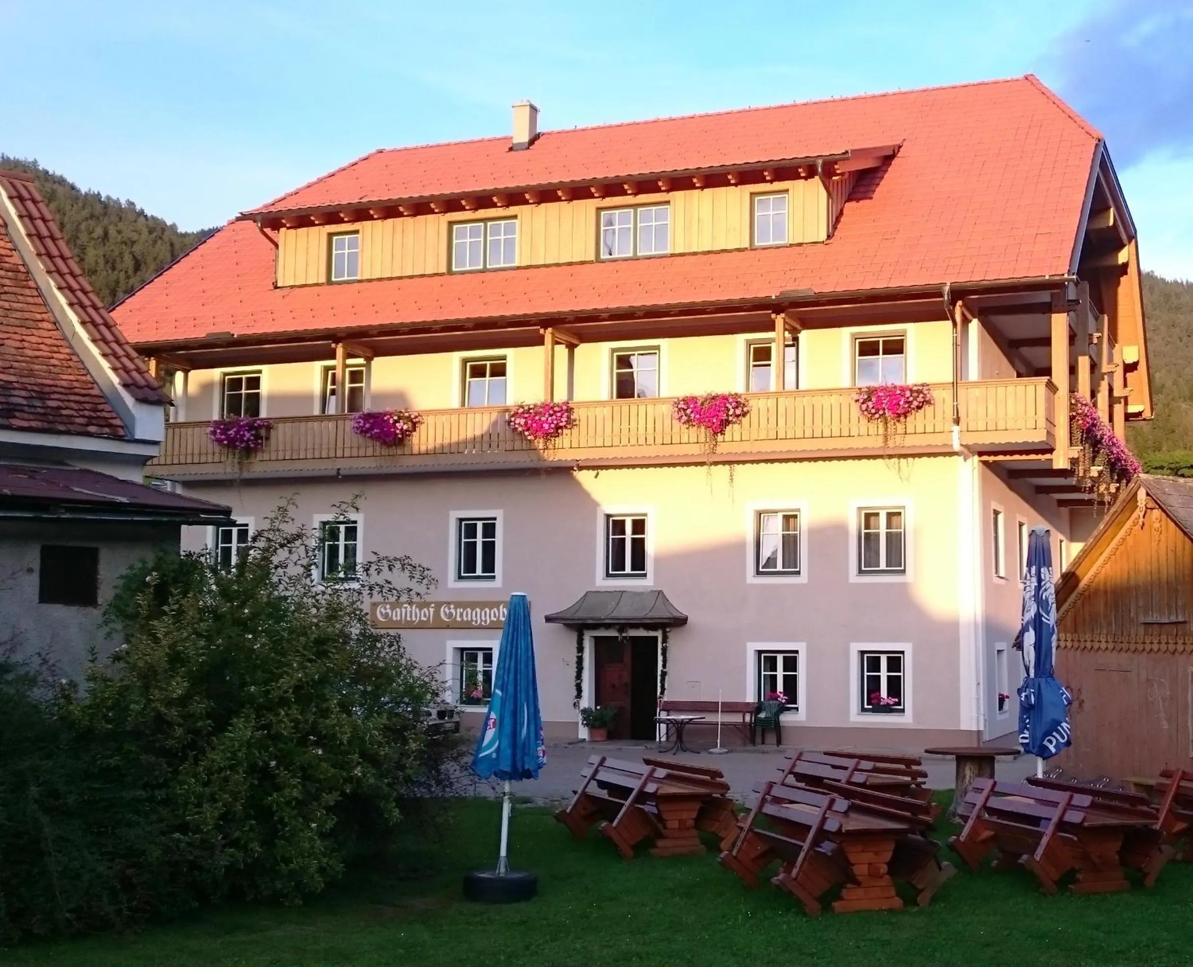 Facade/entrance in Der Graggober