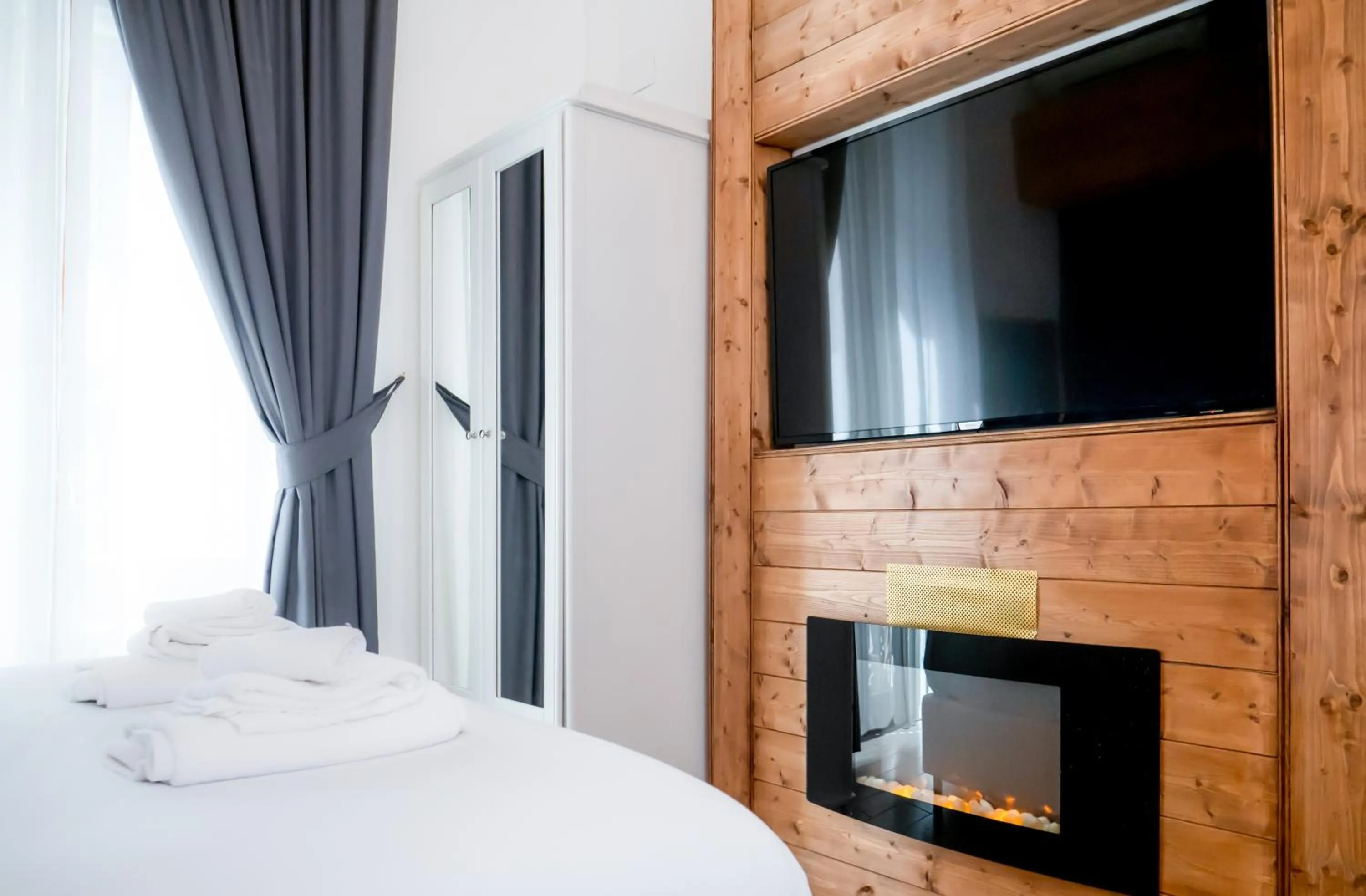 TV and multimedia, Bed in Comfort Zone Naples