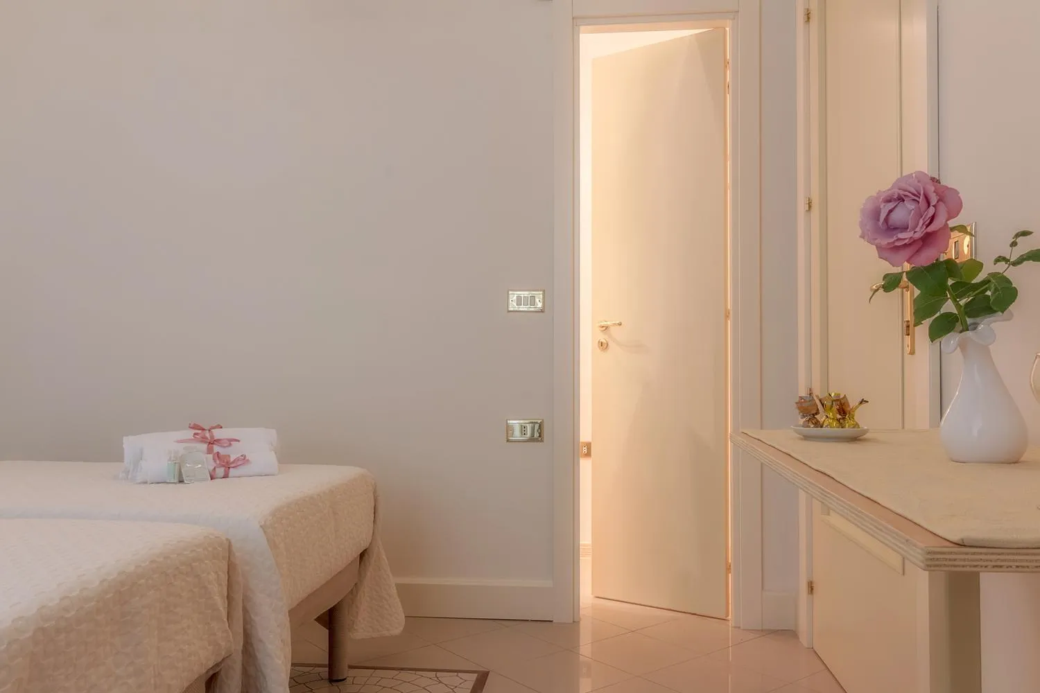 Photo of the whole room, Bed in L'ARENA B&B