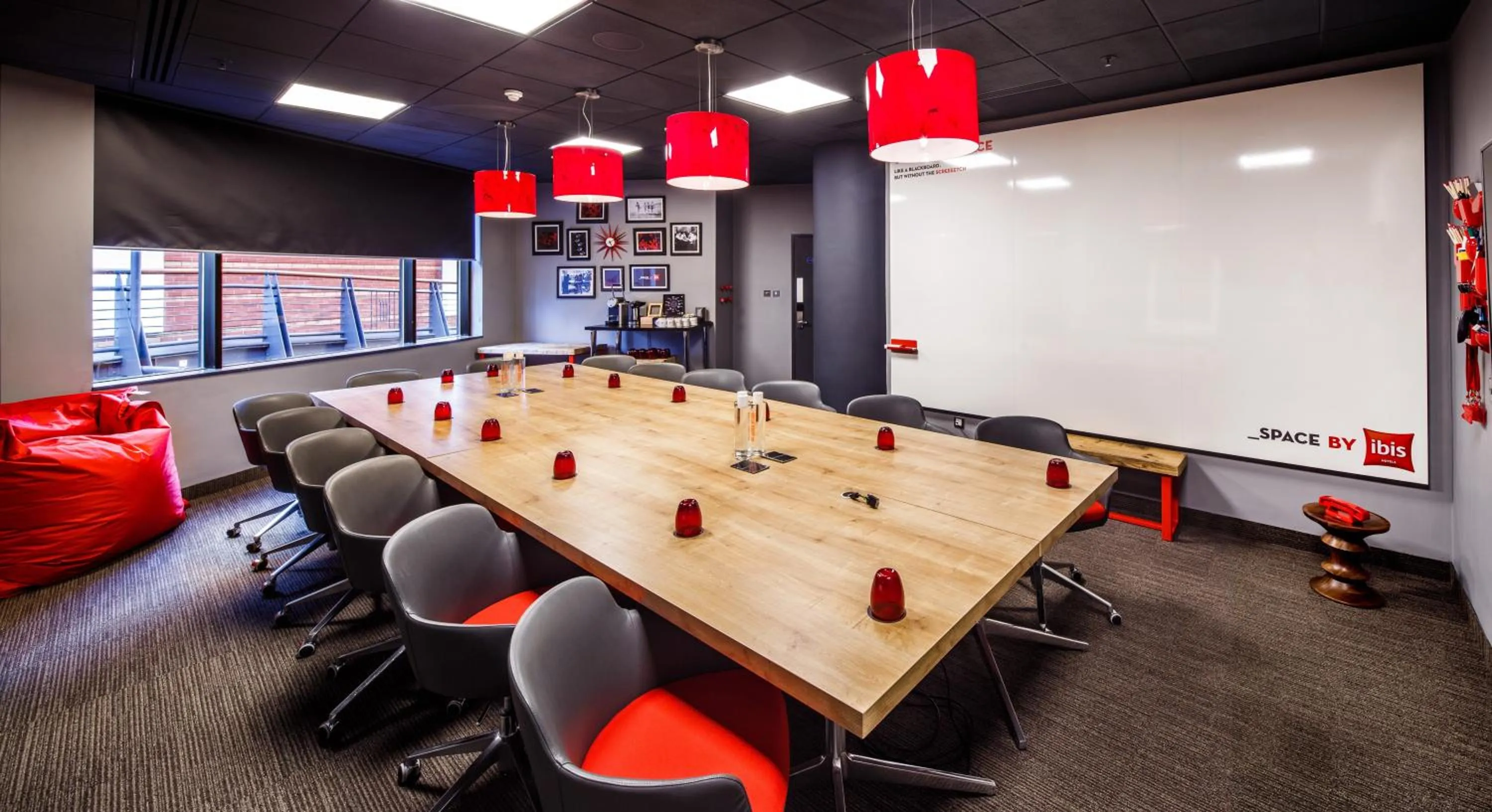 Area and facilities in ibis Birmingham Centre New Street Station Hotel