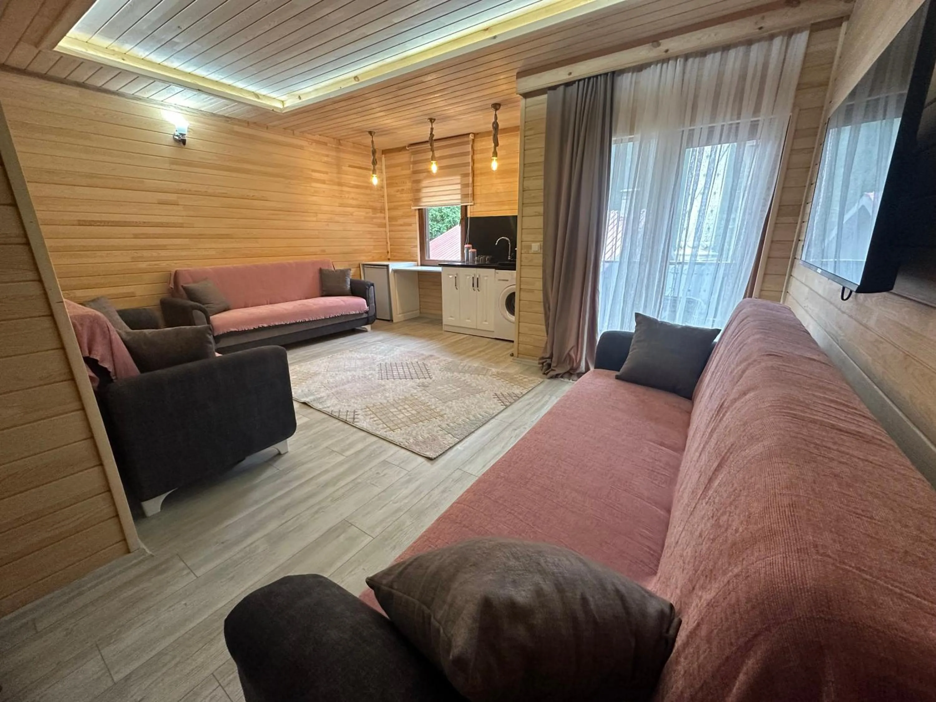 TV and multimedia in Haros Suite Hotel