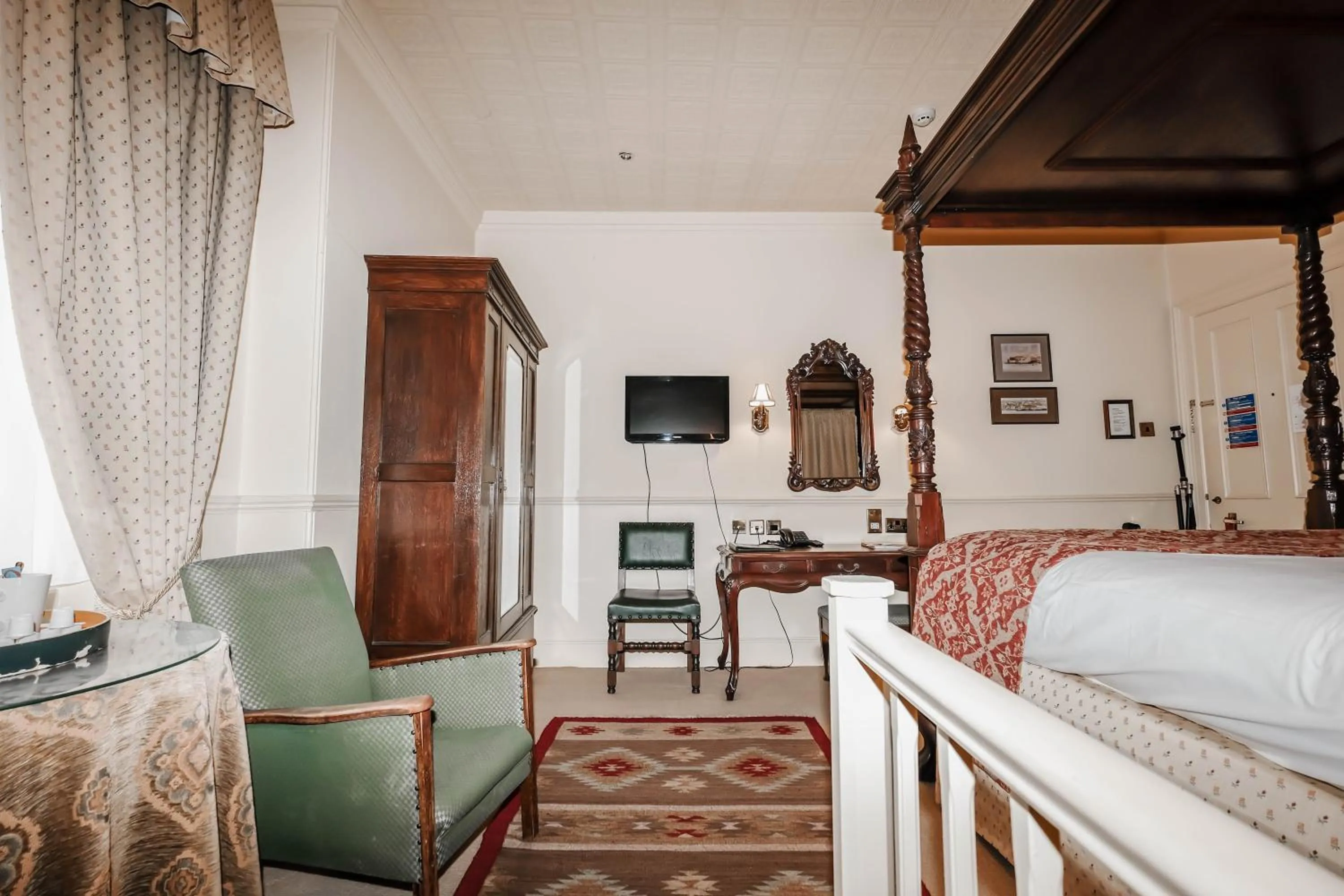 Bed in York Pavilion Hotel, BW Signature Collection