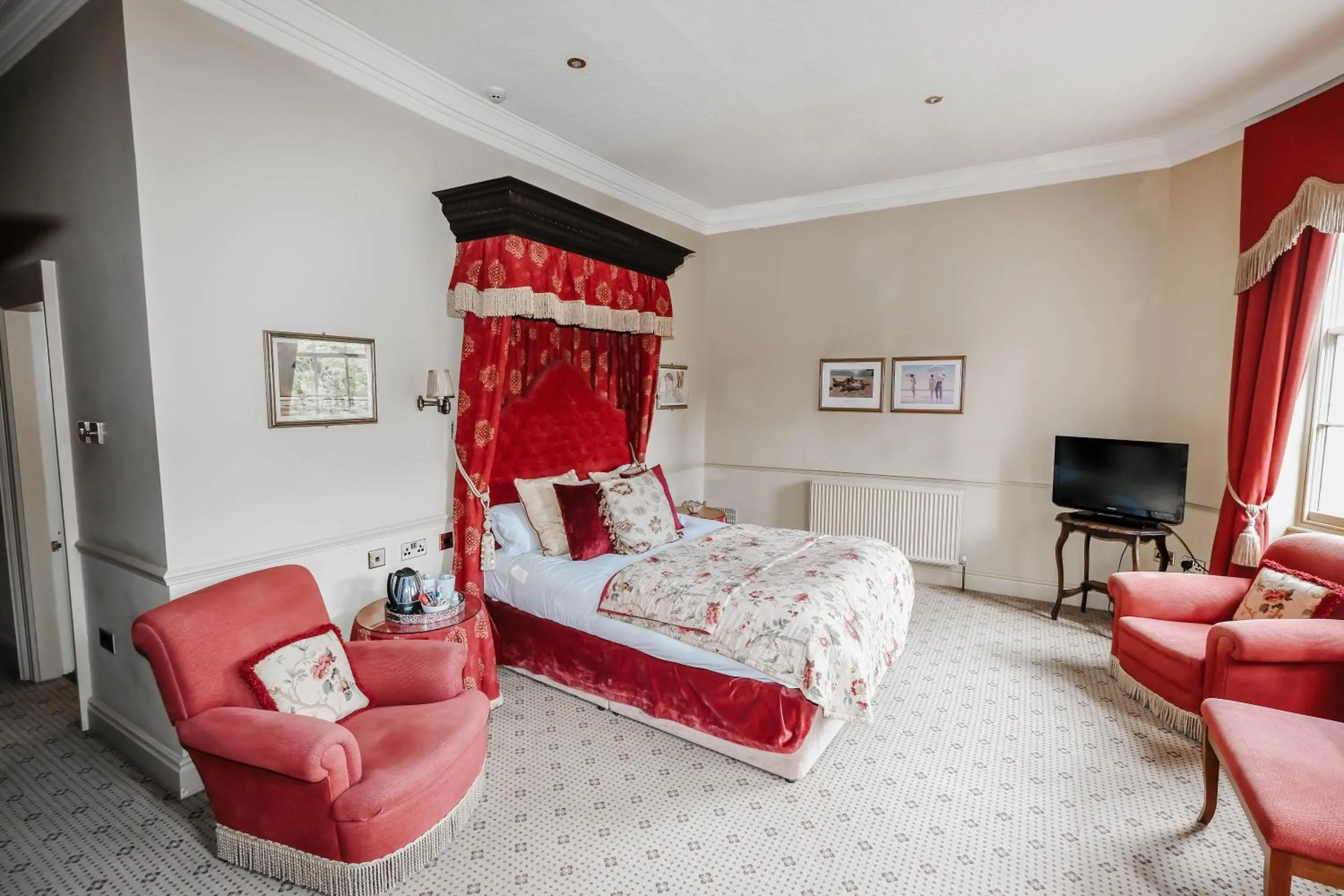 Bed in York Pavilion Hotel, BW Signature Collection