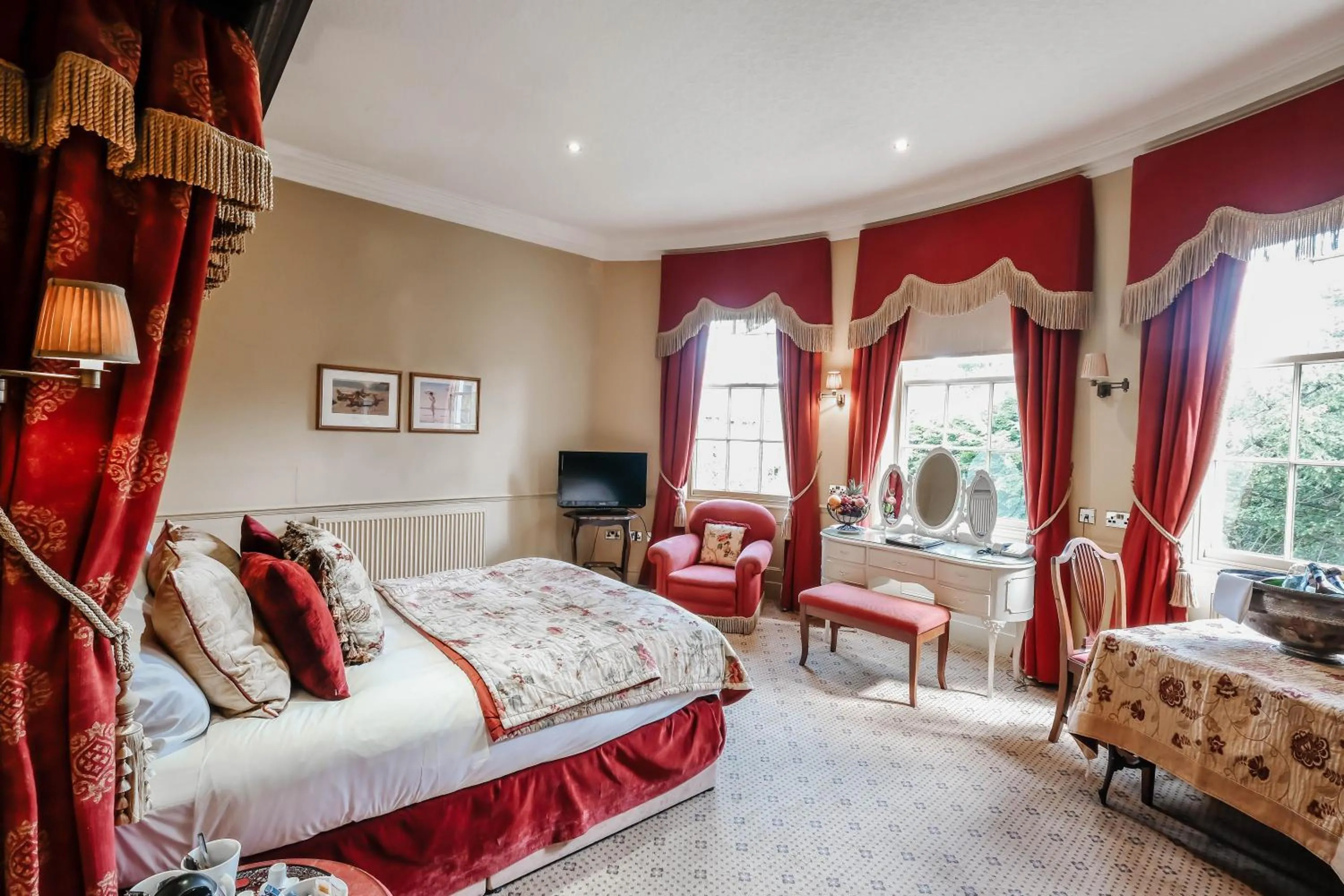 Bed in York Pavilion Hotel, BW Signature Collection