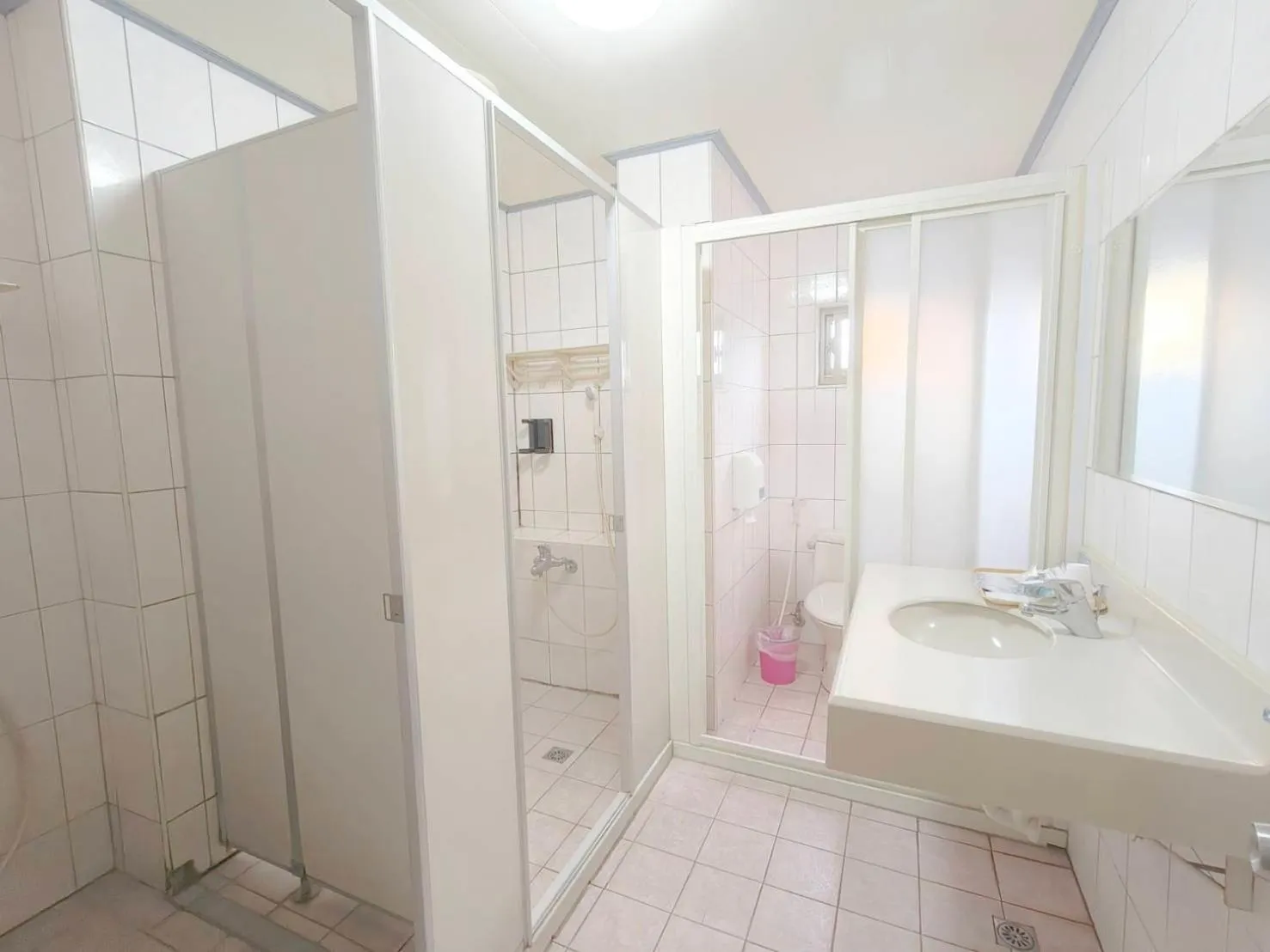 Shower in Royal Business Hotel