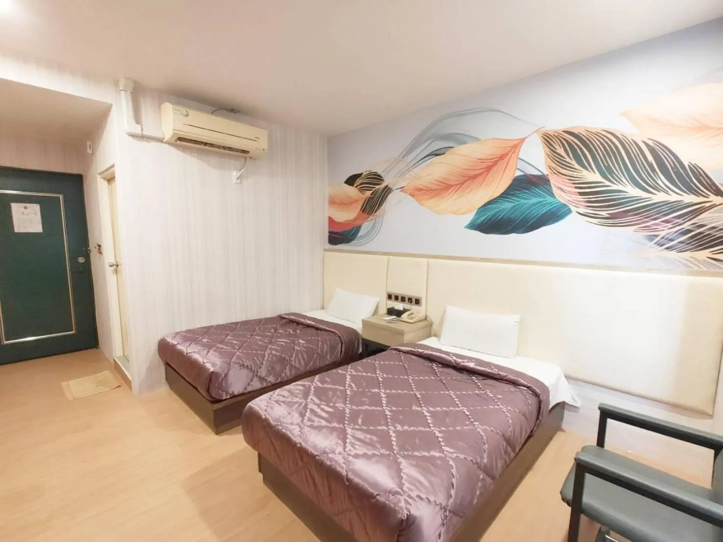 Photo of the whole room, Bed in Royal Business Hotel