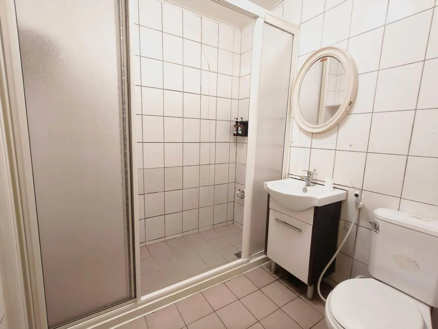 Shower in Royal Business Hotel